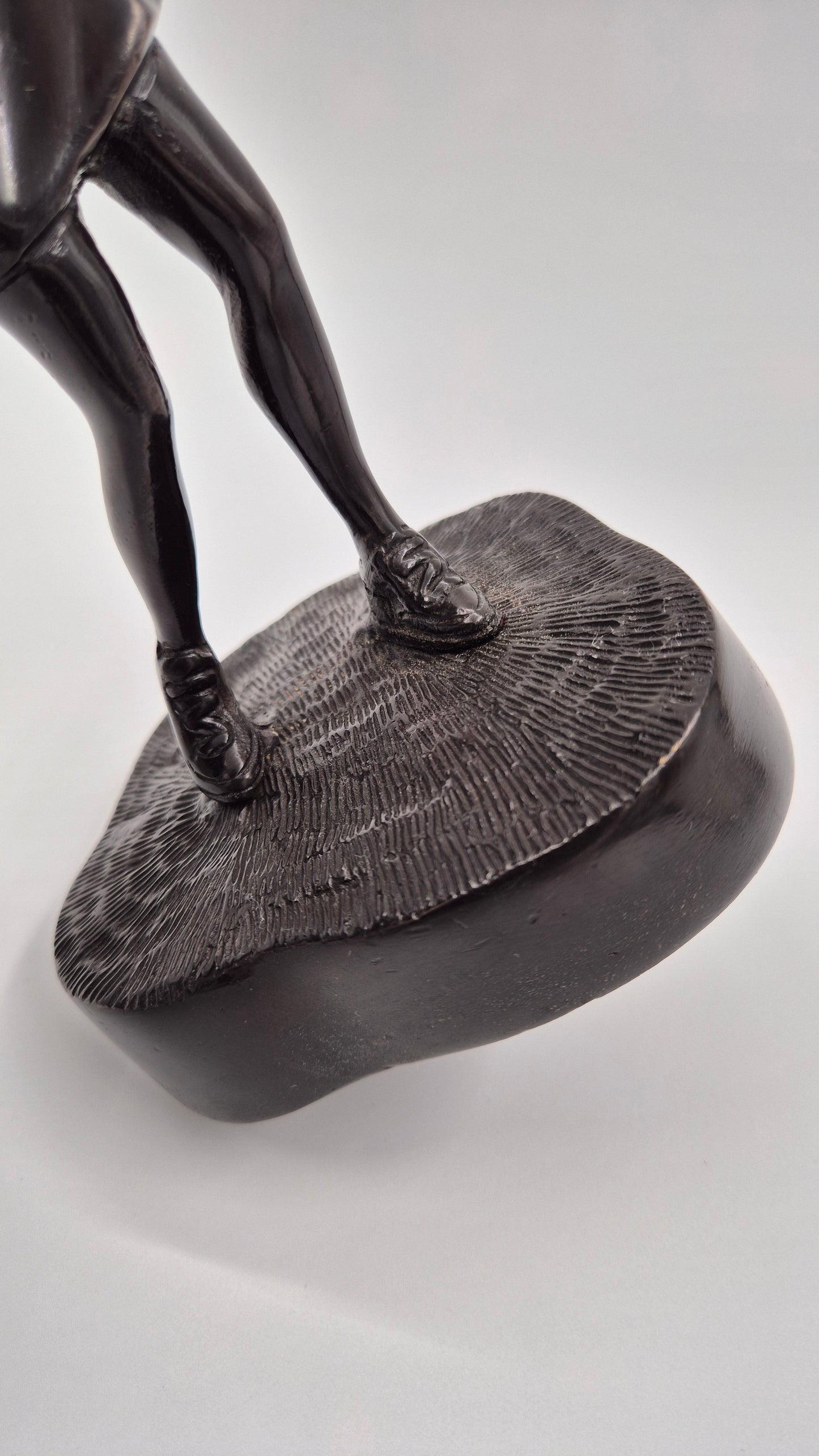 Vintage Bronze Female Golfer Figurine – Mid-Century Sports Sculpture