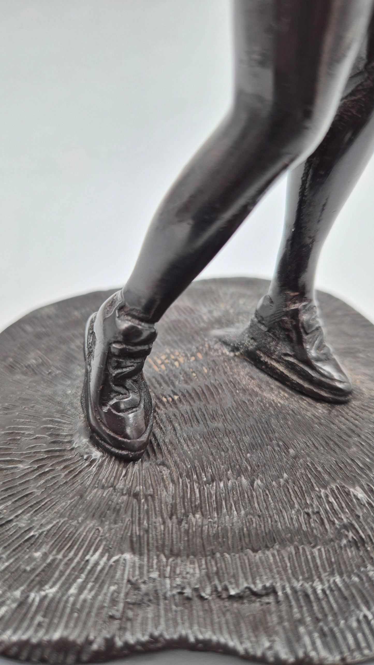 Vintage Bronze Female Golfer Figurine – Mid-Century Sports Sculpture