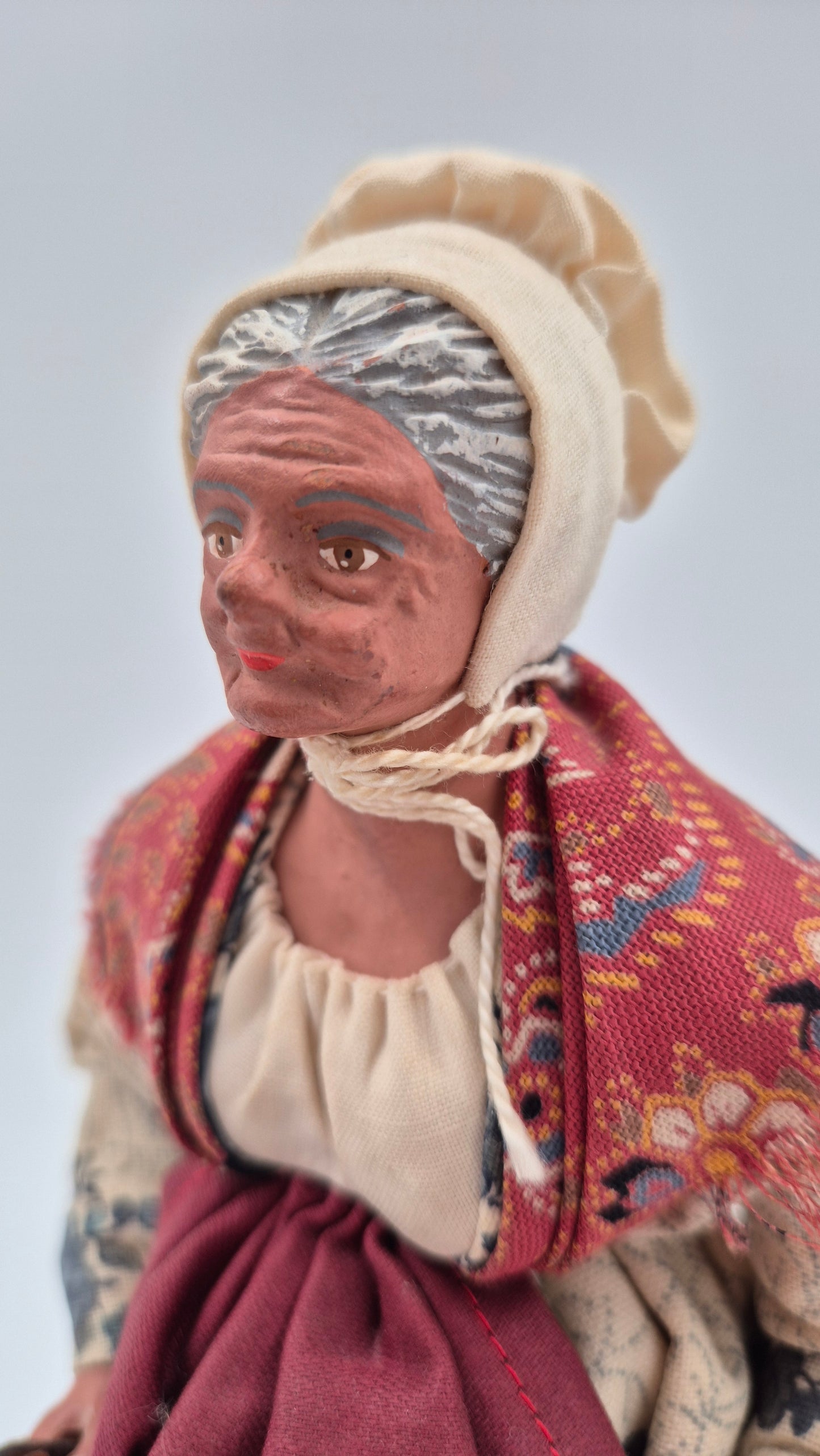 Figurine en argile vintage signée E. Bednoux