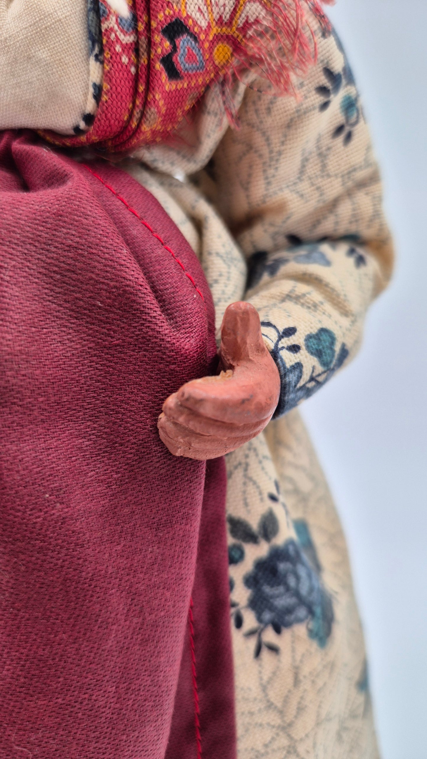 Figurine en argile vintage signée E. Bednoux