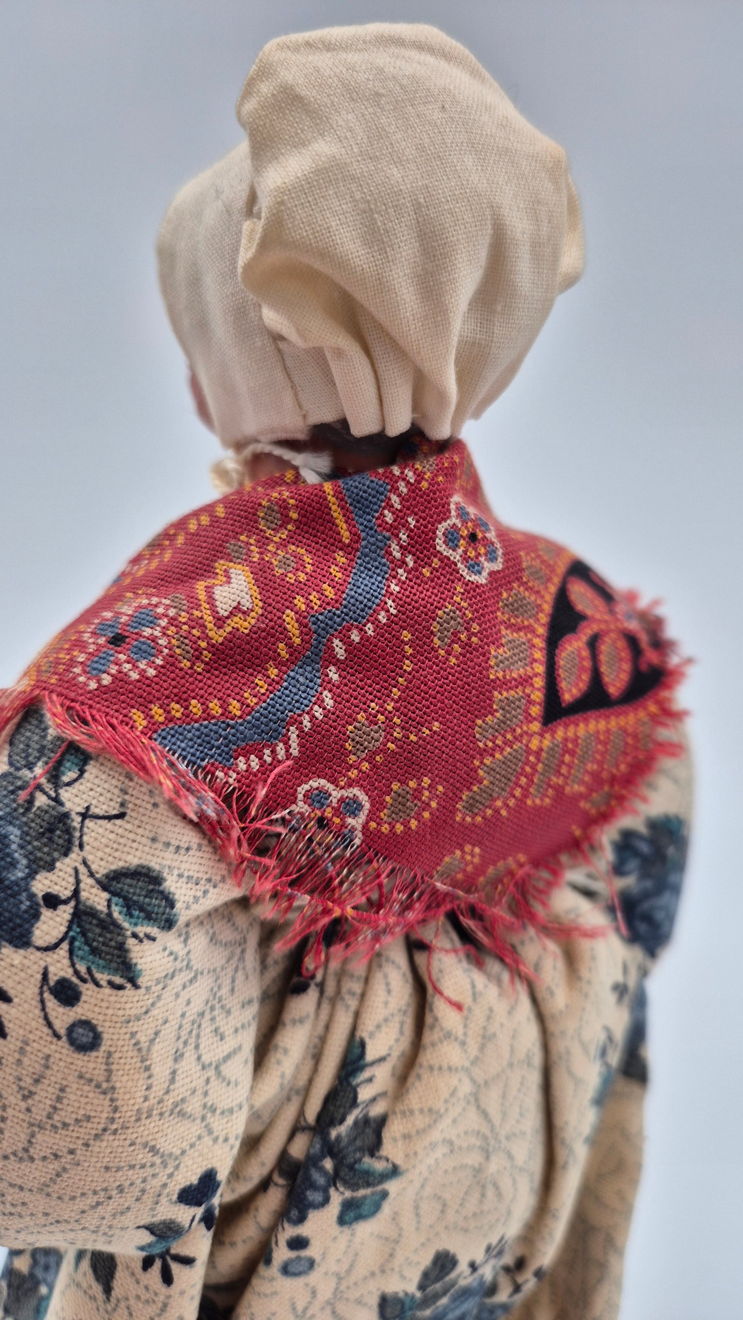 Figurine en argile vintage signée E. Bednoux