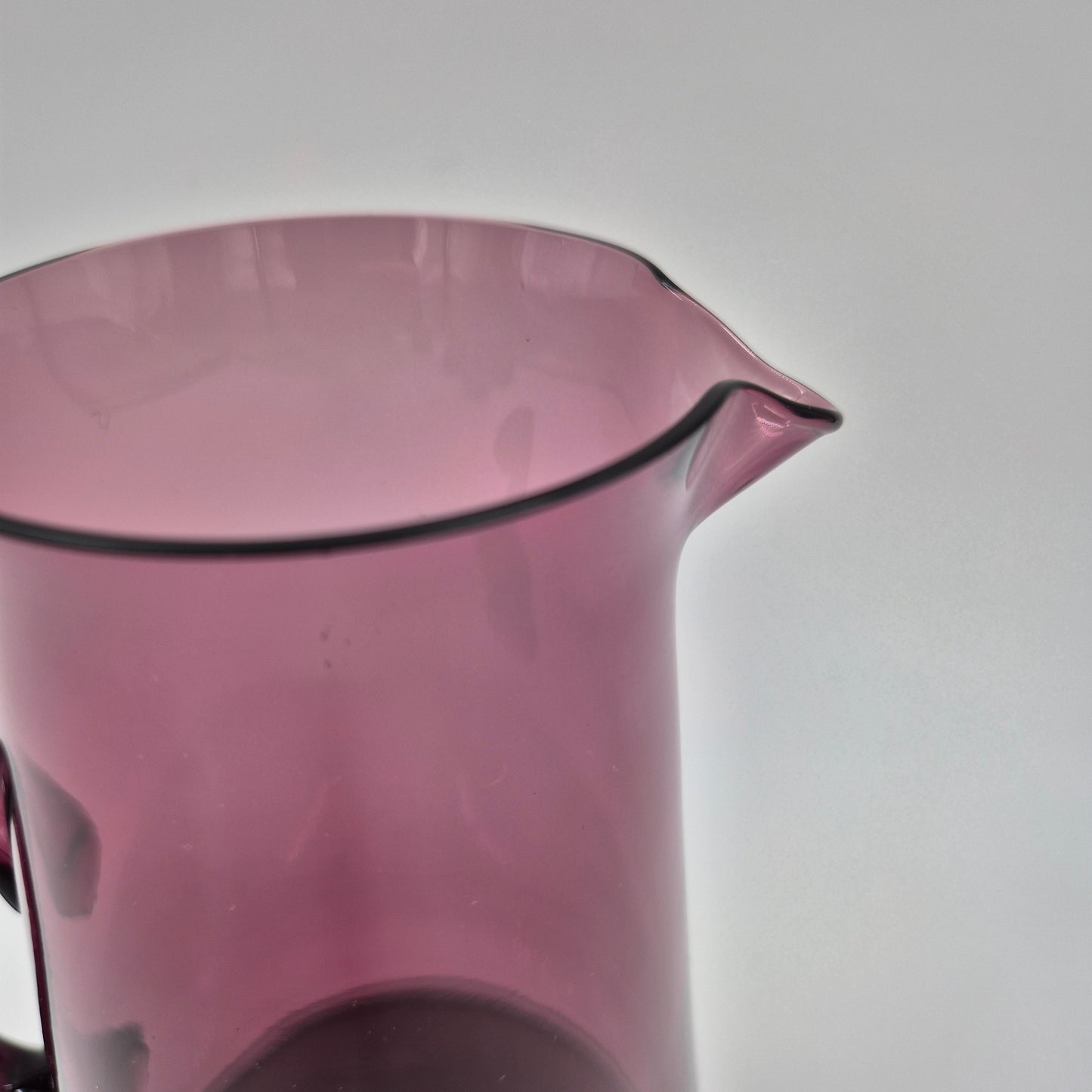 Kumela Purple Glass Jug – Vintage Finnish Glassware