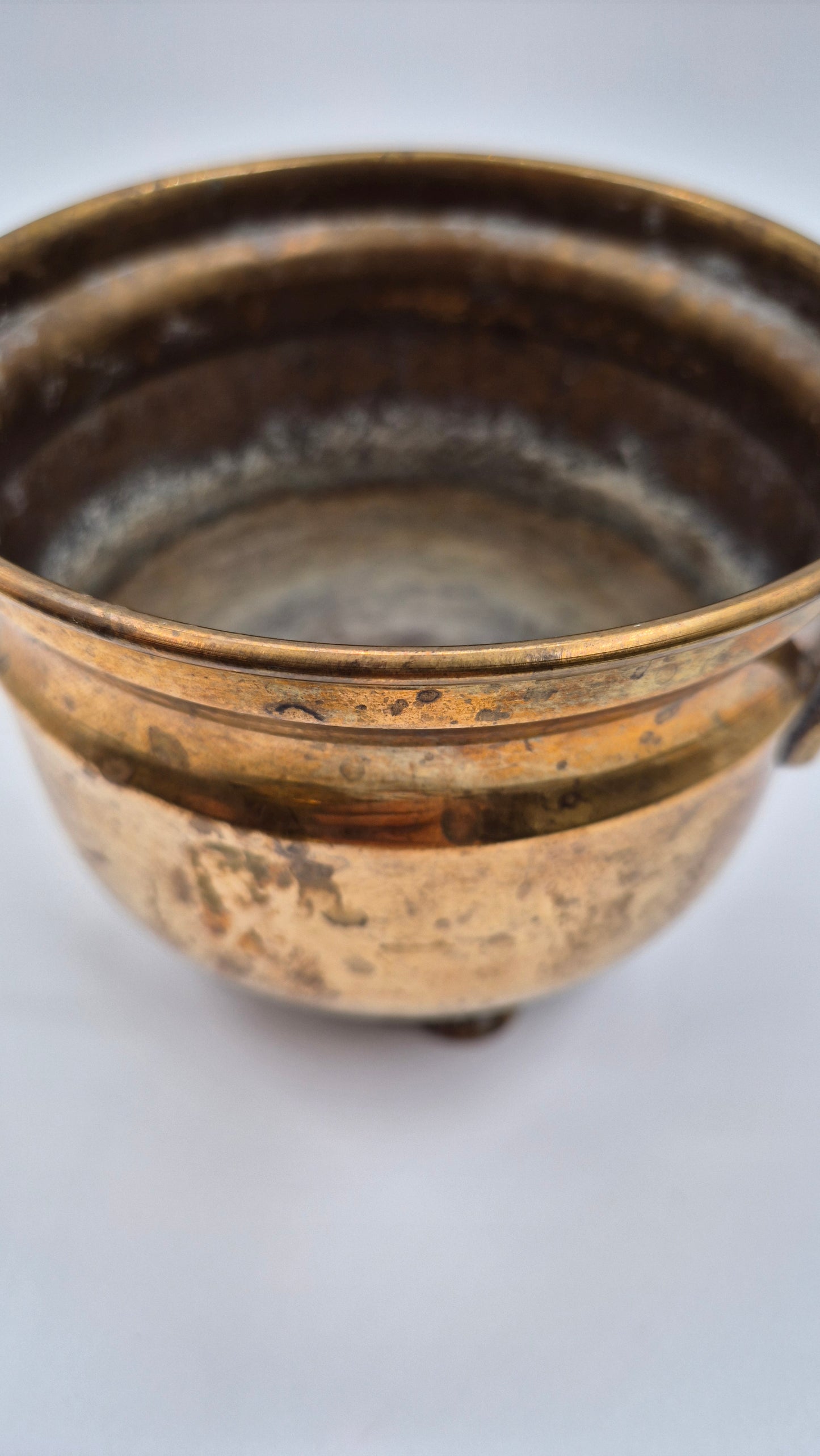 Cache-pot / pot de fleurs vintage en laiton