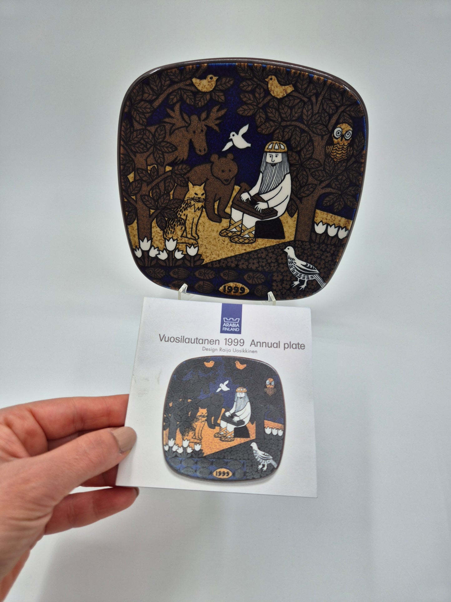 Arabia Kalevala Annual Wall Plate 1999