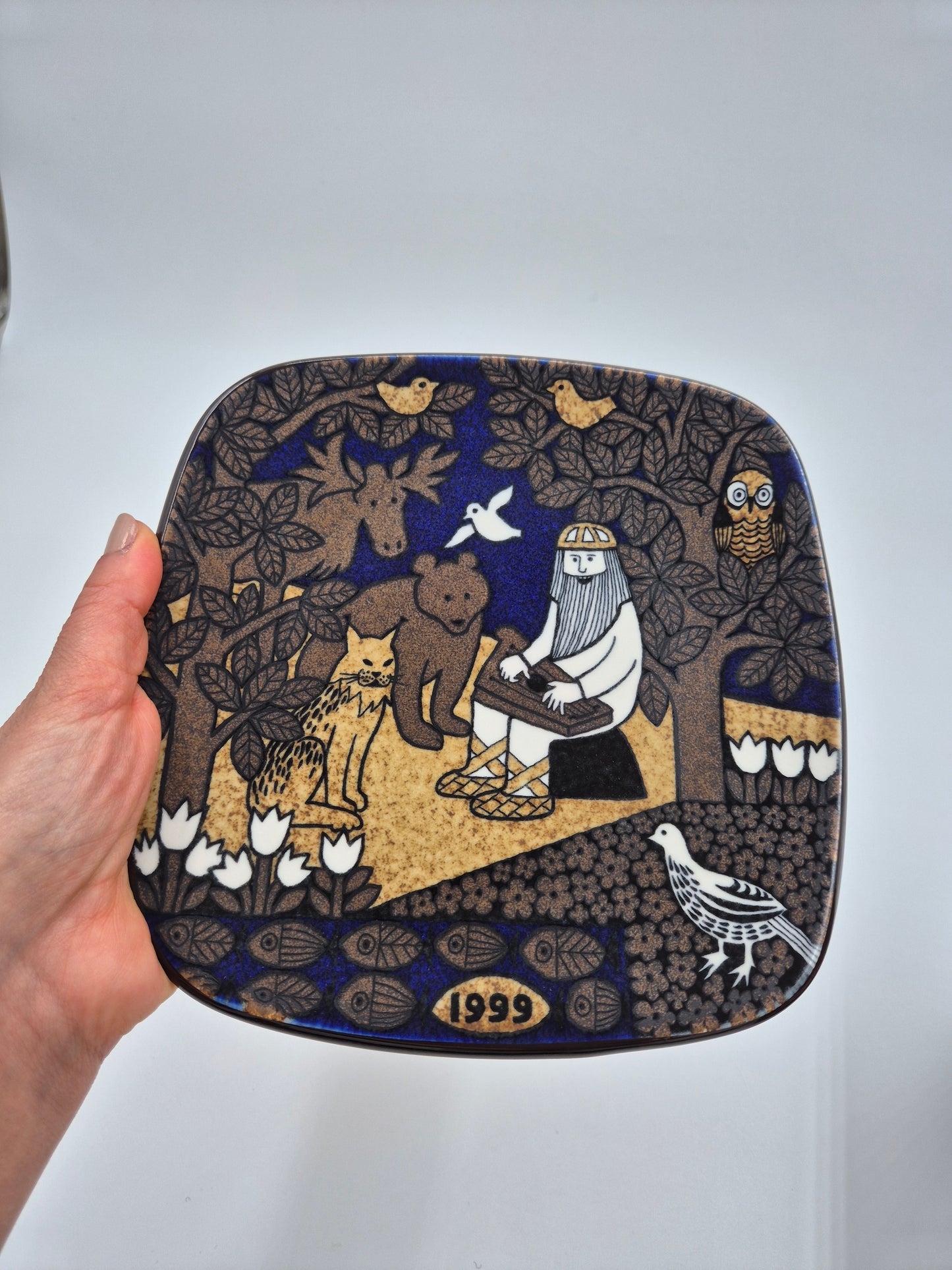 Arabia Kalevala Annual Wall Plate 1999