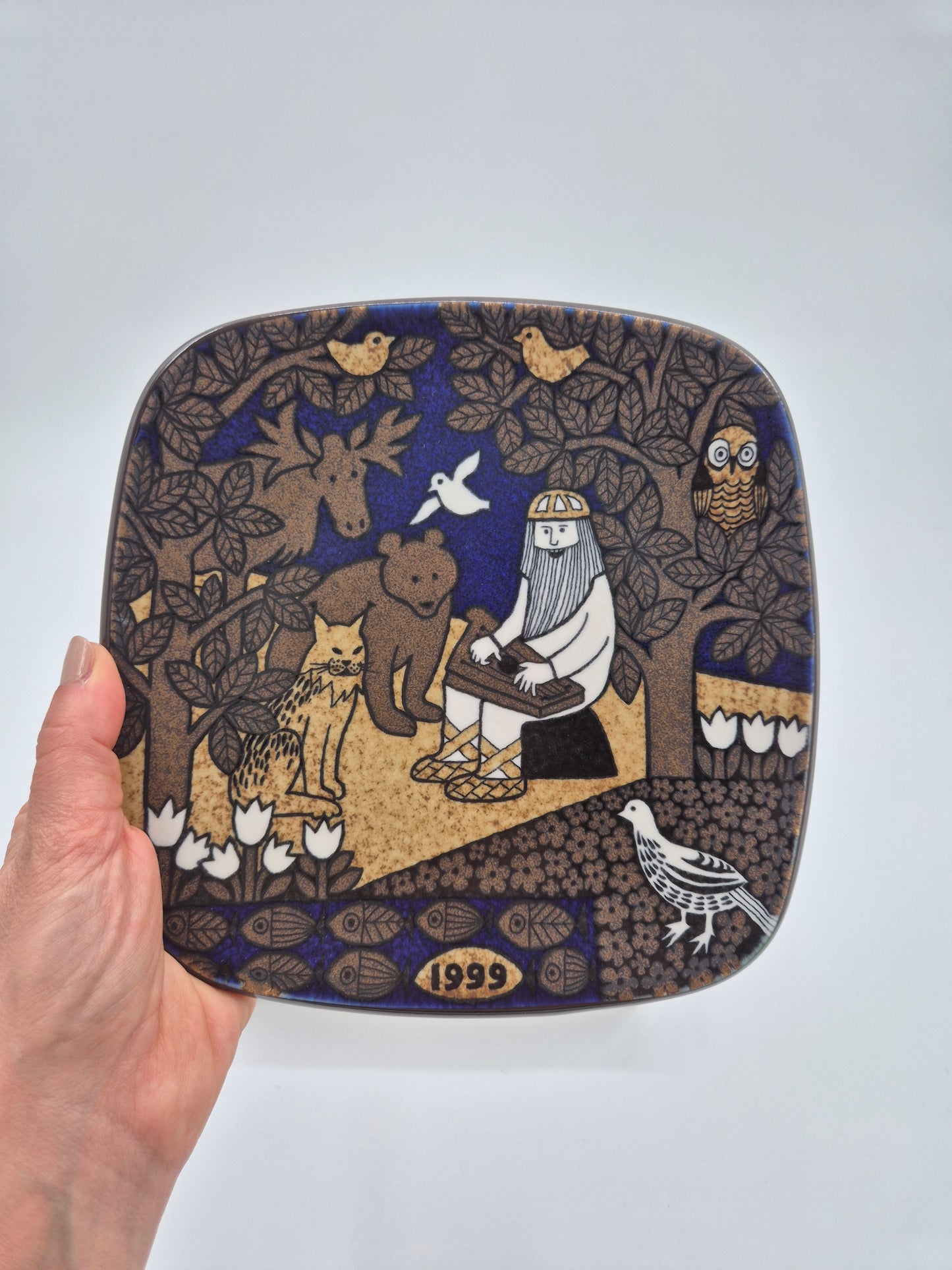 Arabia Kalevala Annual Wall Plate 1999