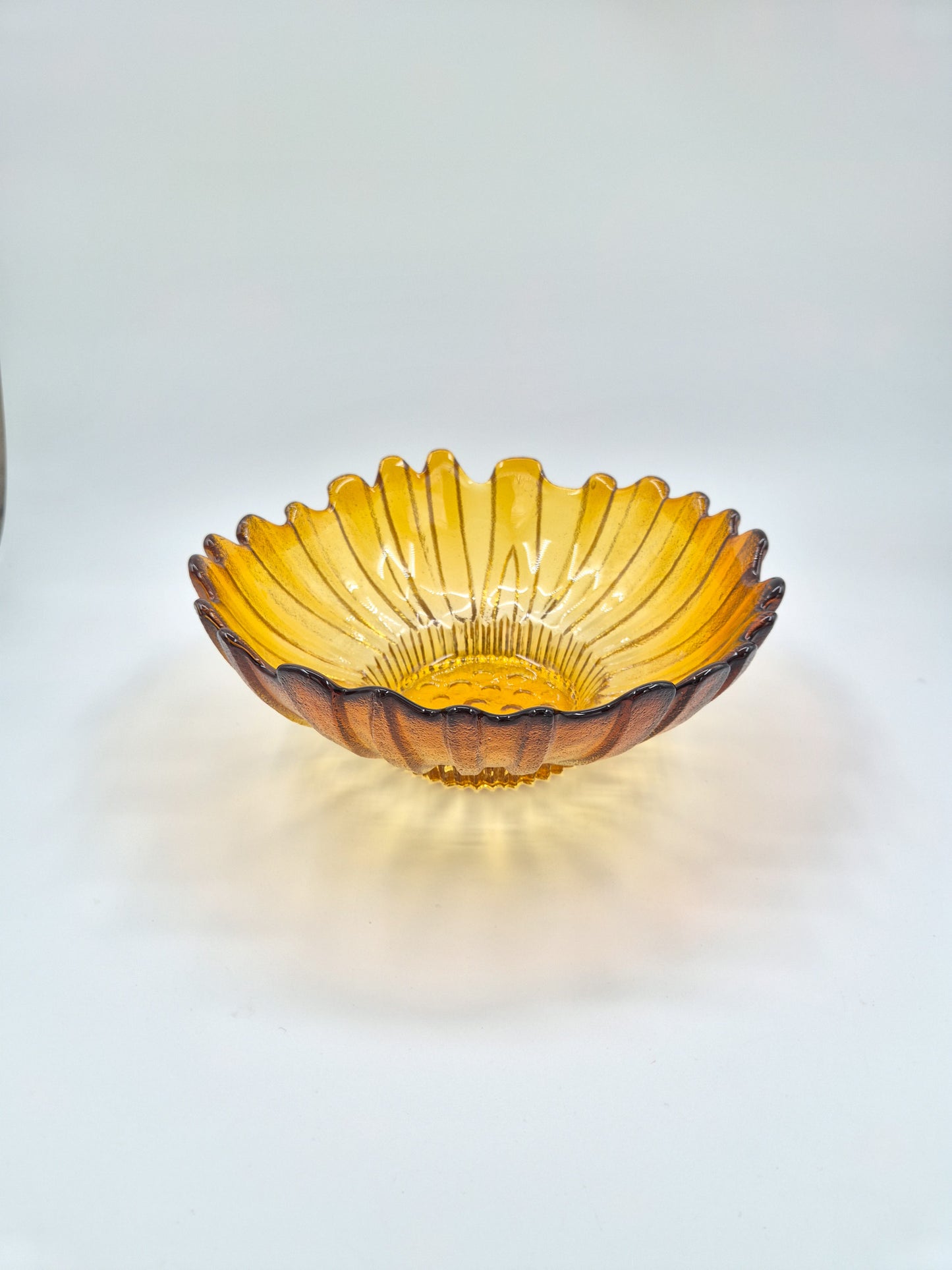 Vintage Humppila Glass Bowl – Amber Sunburst Pressed Glass