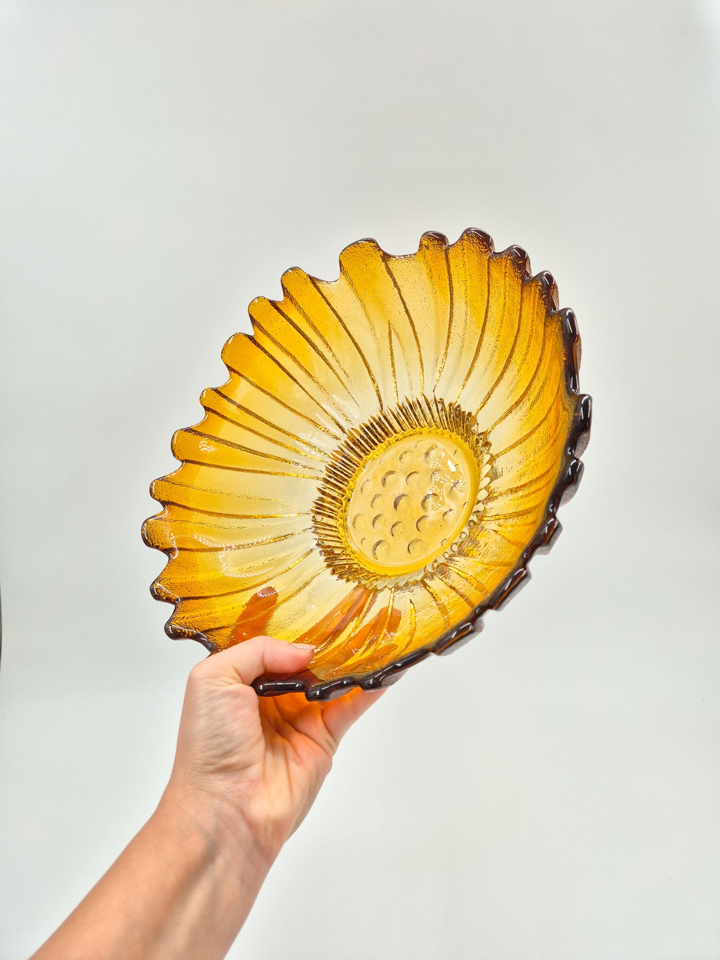 Vintage Humppila Glass Bowl – Amber Sunburst Pressed Glass