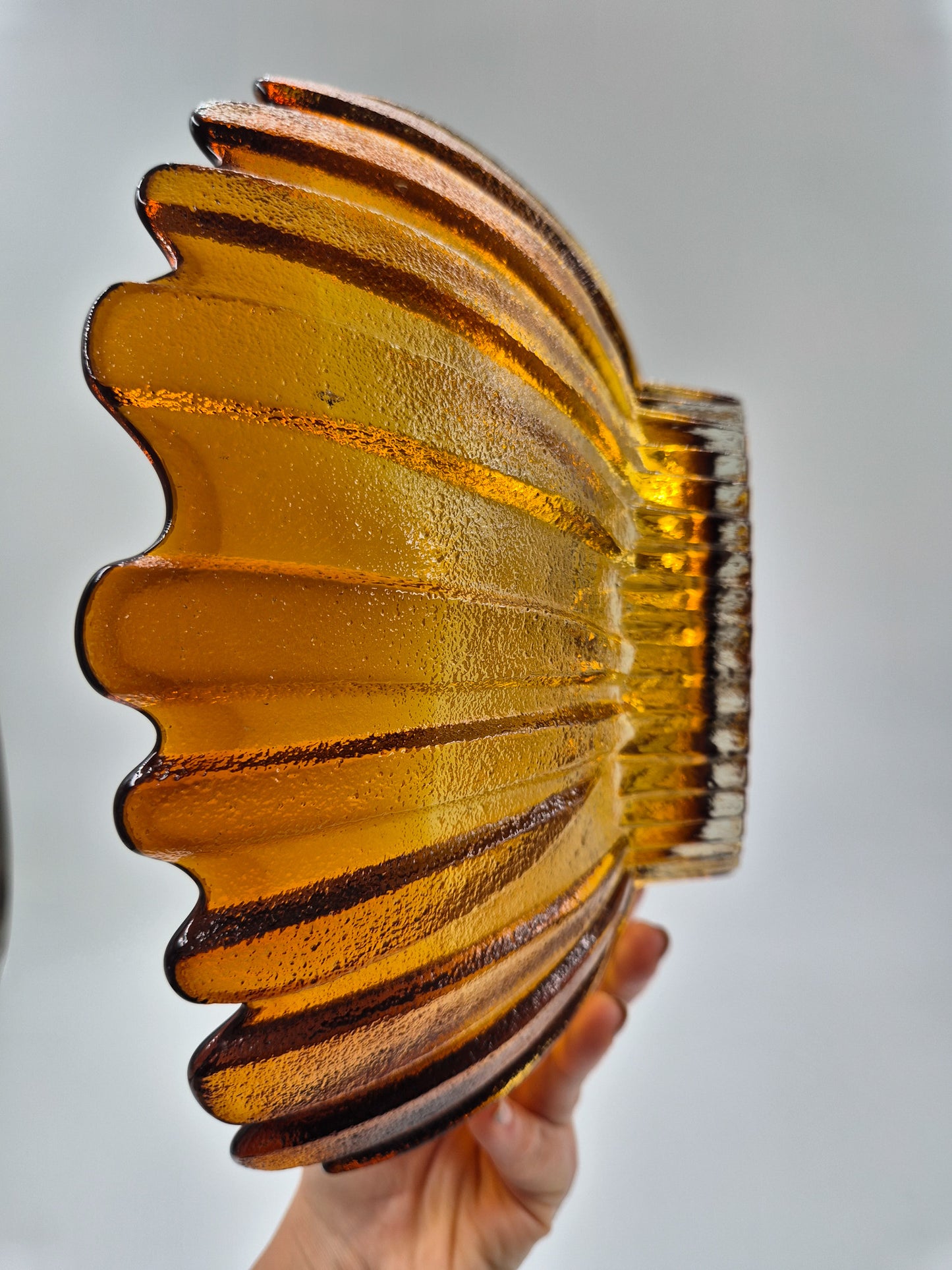 Vintage Humppila Glass Bowl – Amber Sunburst Pressed Glass