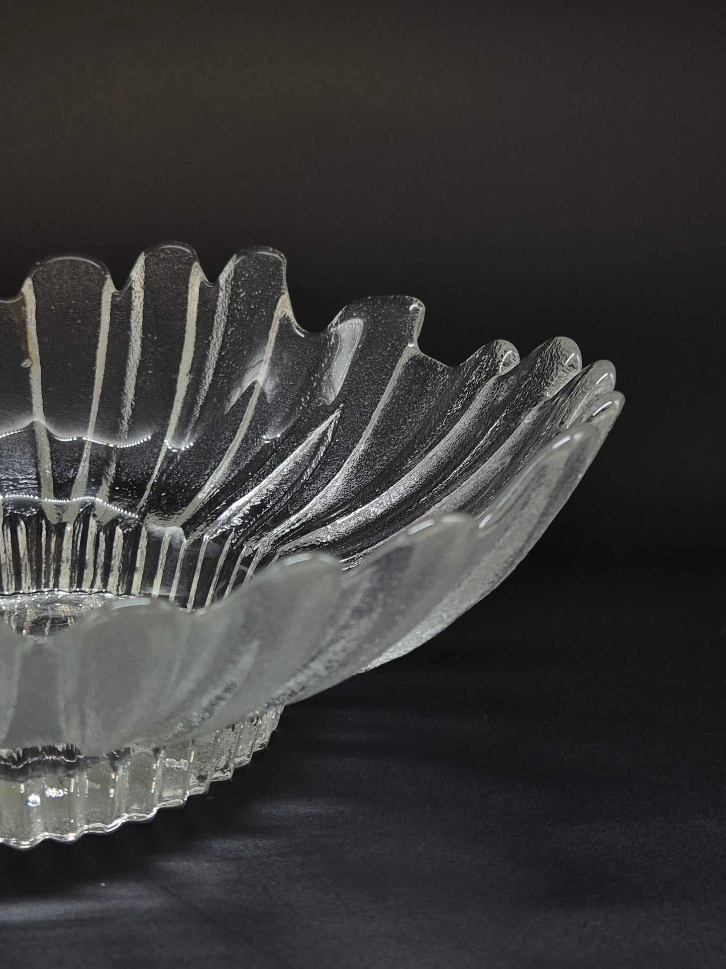 Humppila Tokka Serving Bowl by Tauno Wirkkala – Vintage Finnish Glass 28.5 cm