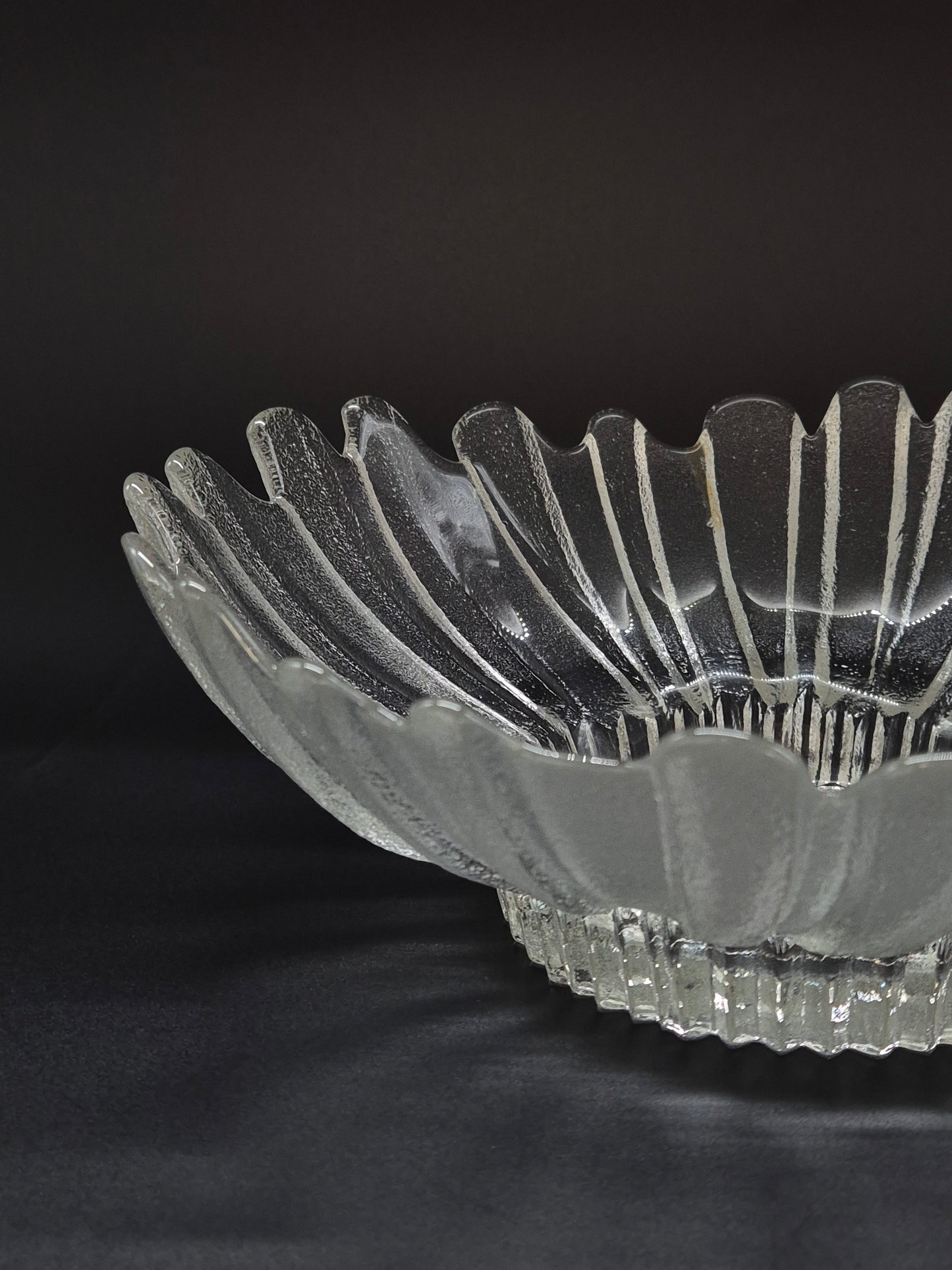 Humppila Tokka Serving Bowl by Tauno Wirkkala – Vintage Finnish Glass 28.5 cm