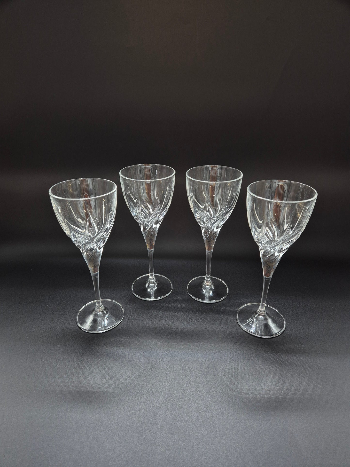 Set of 4 RCR Italia Wine Glasses – Elegant Italian Stemware