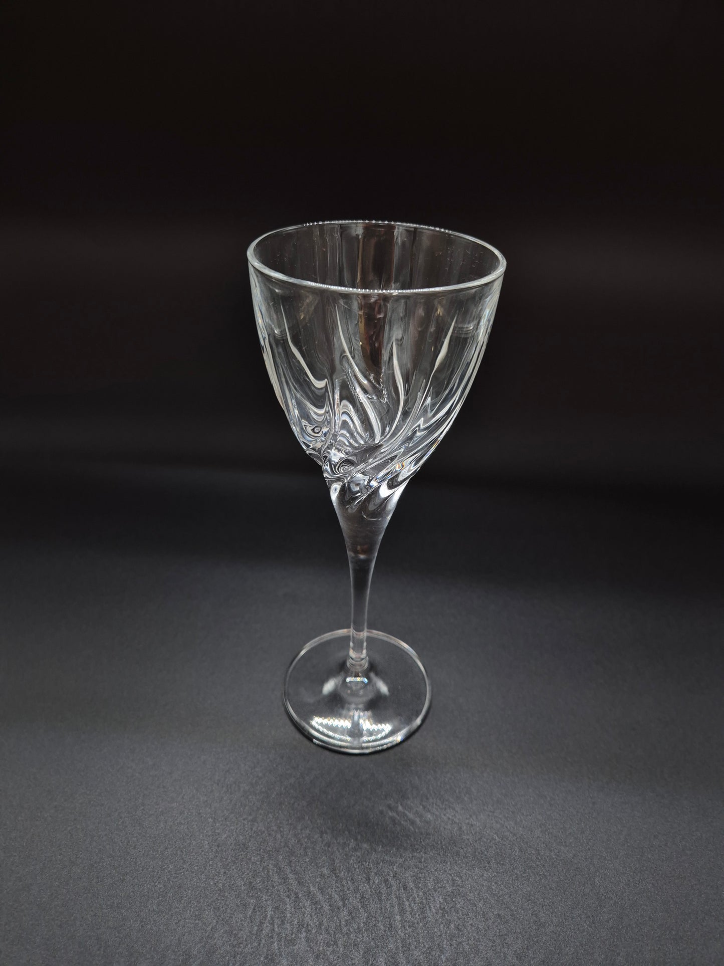 Set of 4 RCR Italia Wine Glasses – Elegant Italian Stemware