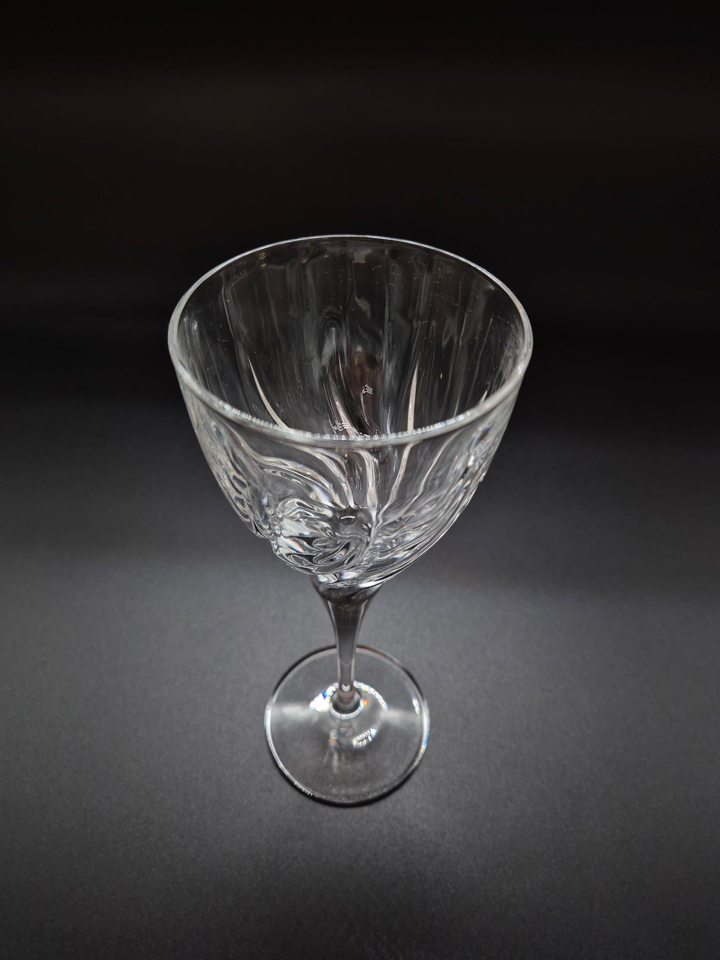 Set of 4 RCR Italia Wine Glasses – Elegant Italian Stemware