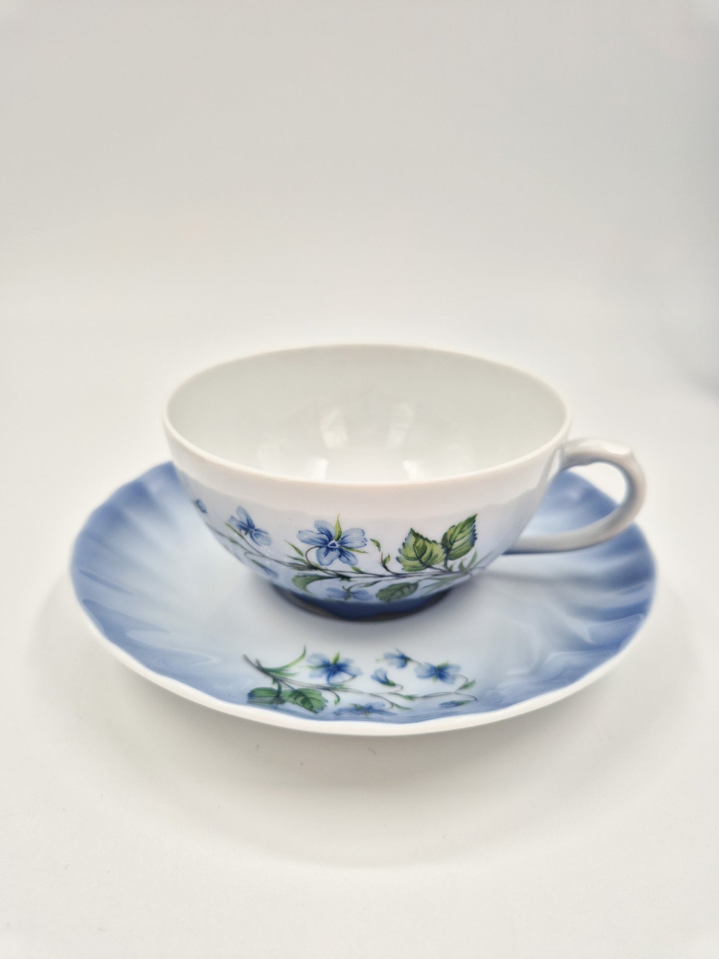 Christineholm Porcelain Tea Set with Warmer – Teapot & Cups Floral Blue Design