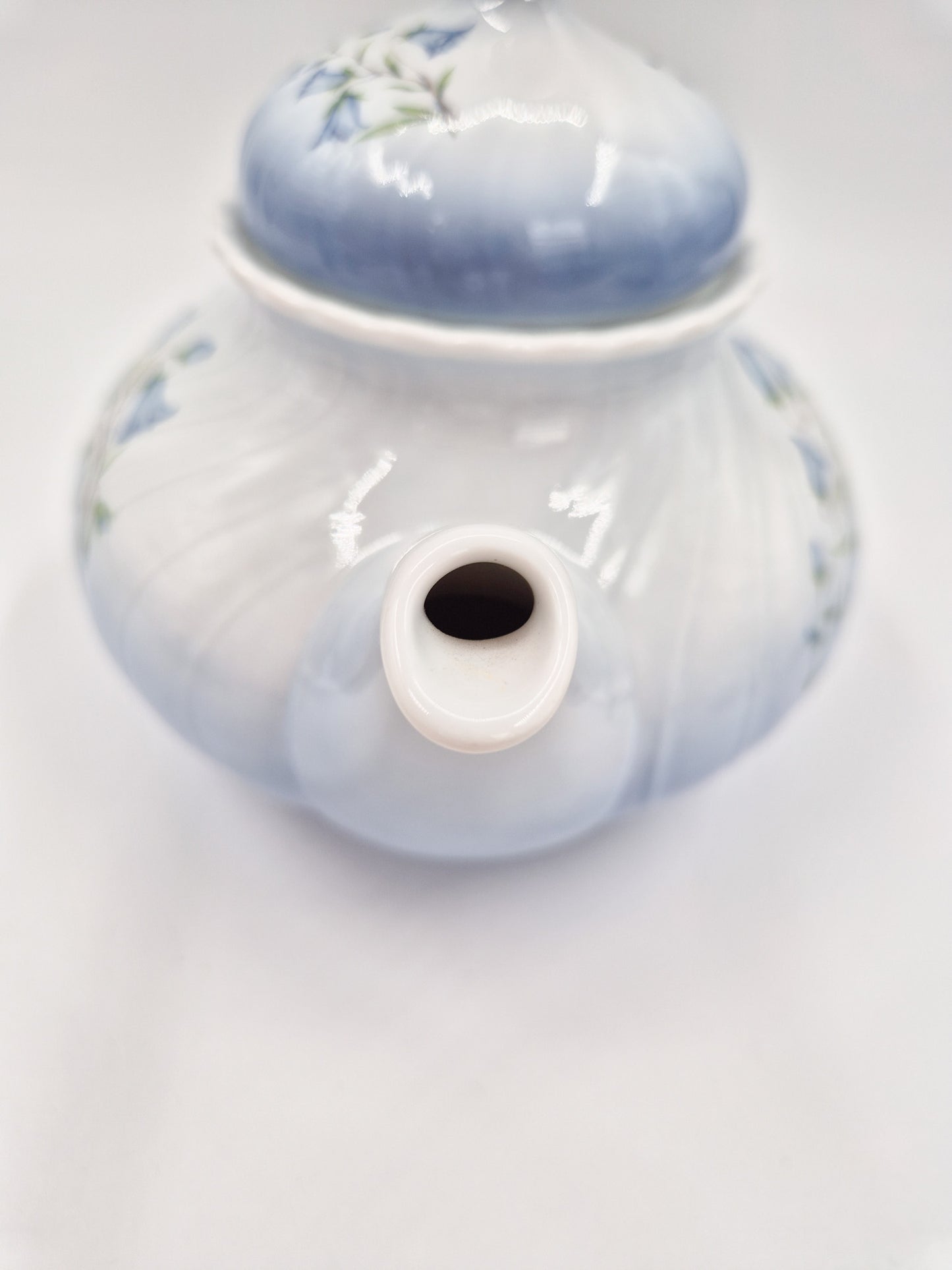 Christineholm Porcelain Tea Set with Warmer – Teapot & Cups Floral Blue Design