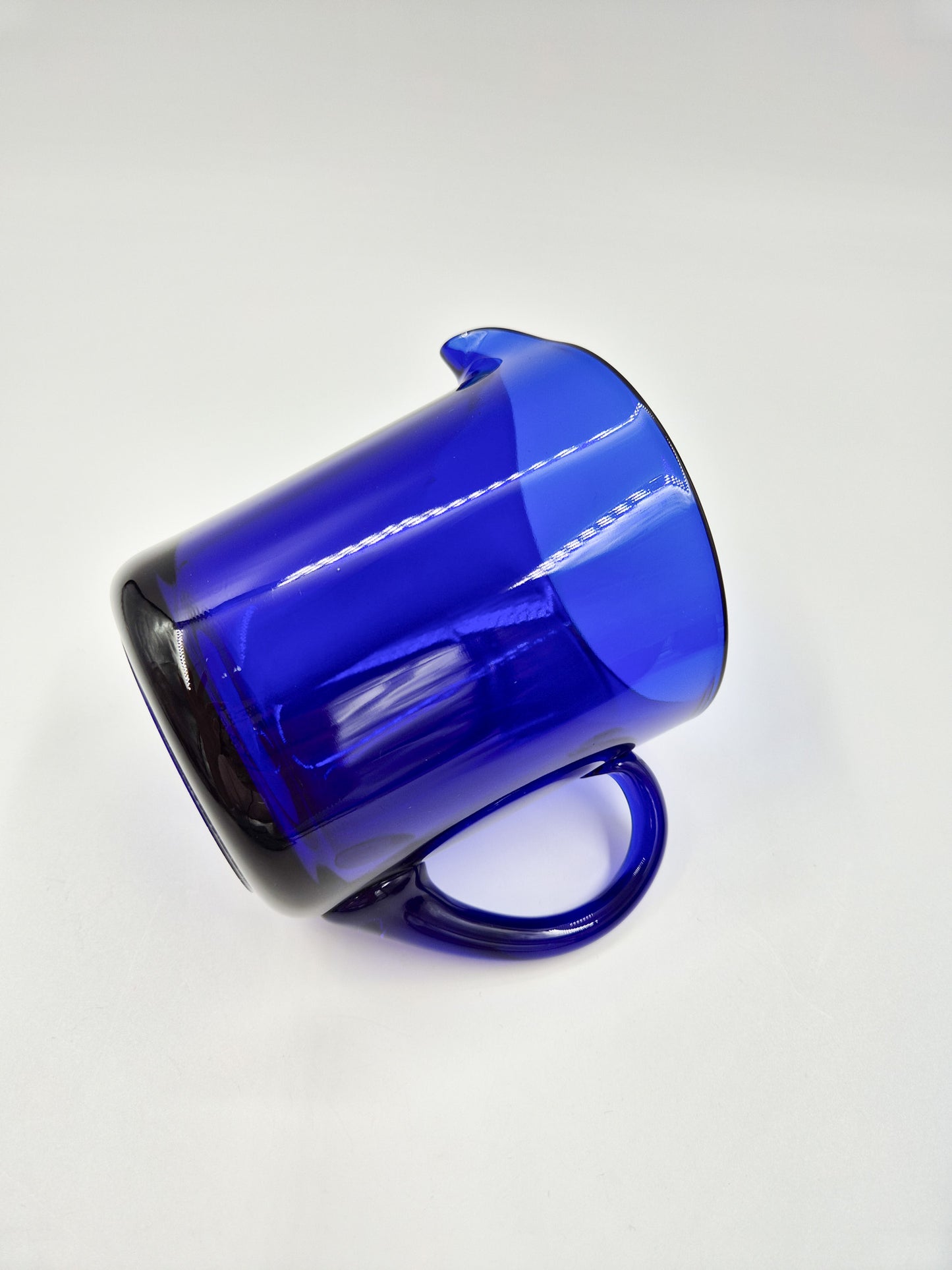 Kaj Franck Cobalt Blue Glass Pitcher – 1L Finnish Design
