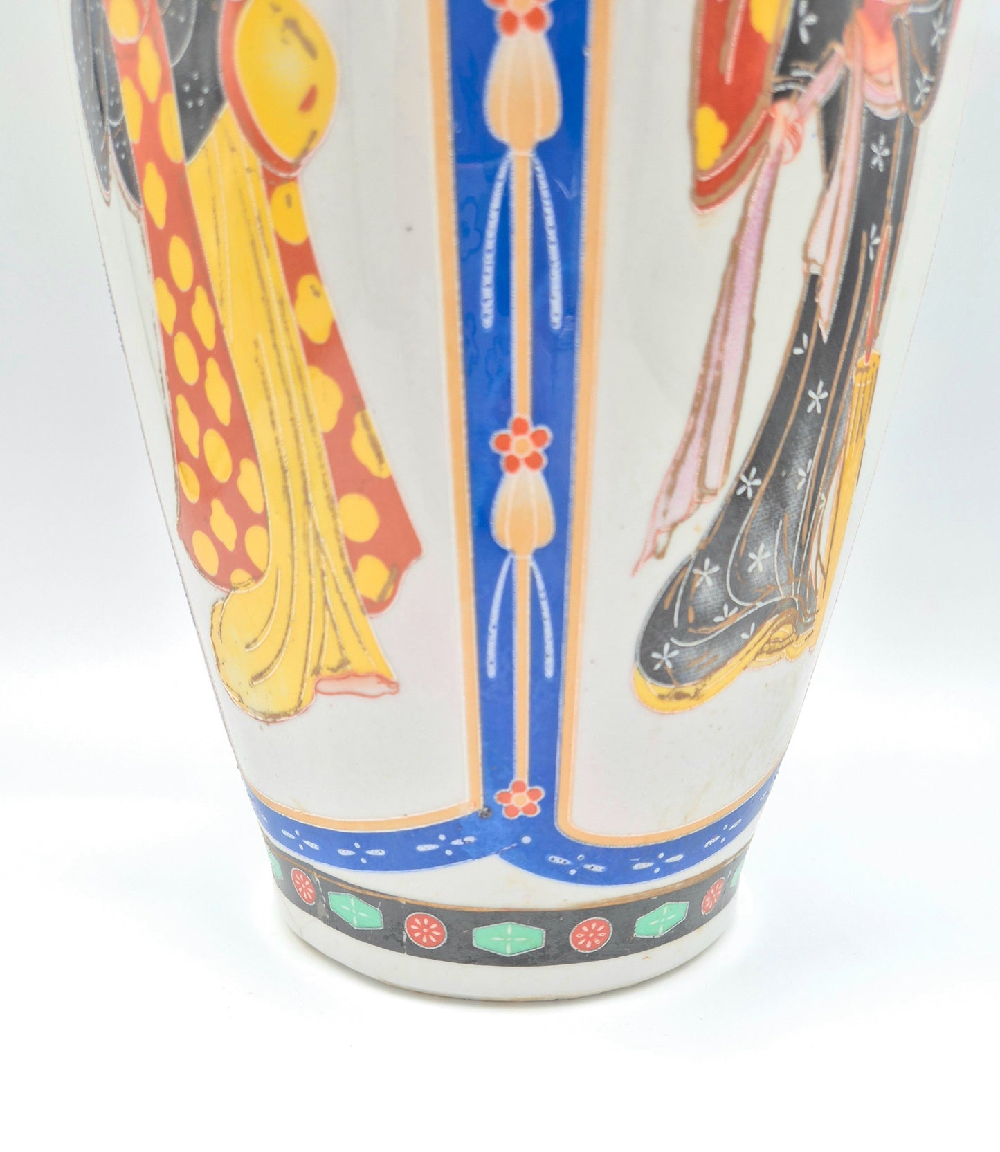 Vintage Oriental Porcelain Vase – Hand Painted Figures, 45.5 cm