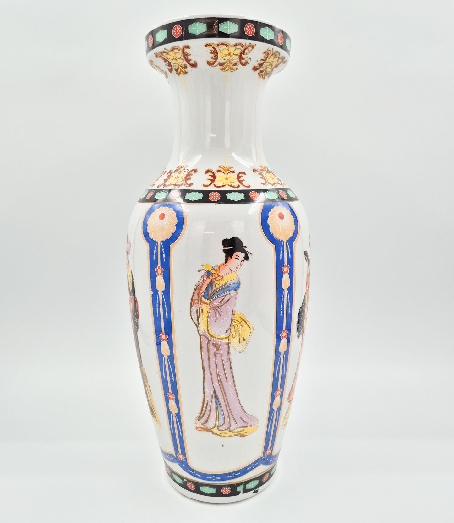 Vintage Oriental Porcelain Vase – Hand Painted Figures, 45.5 cm