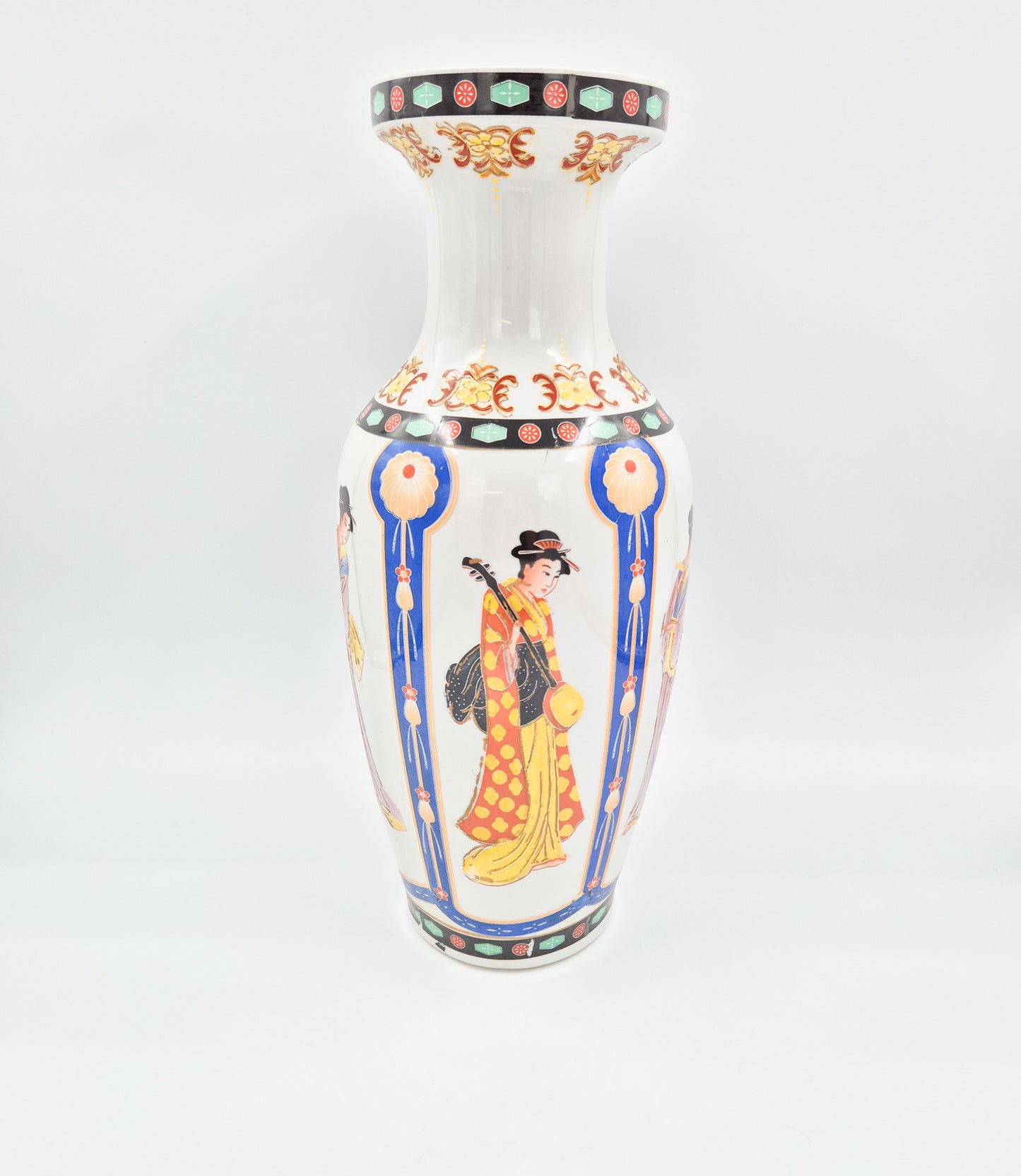 Vintage Oriental Porcelain Vase – Hand Painted Figures, 45.5 cm