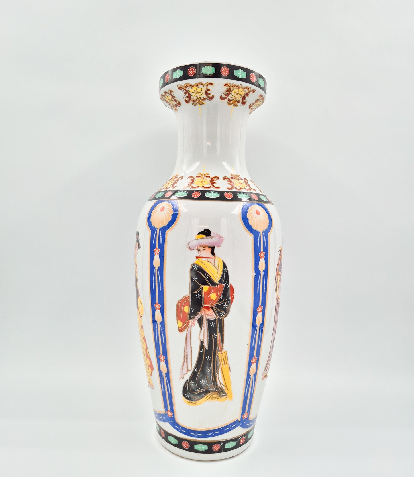 Vintage Oriental Porcelain Vase – Hand Painted Figures, 45.5 cm