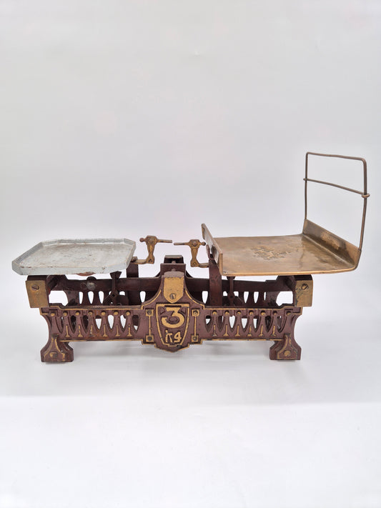 Antique Cast Iron Scale 3 kg