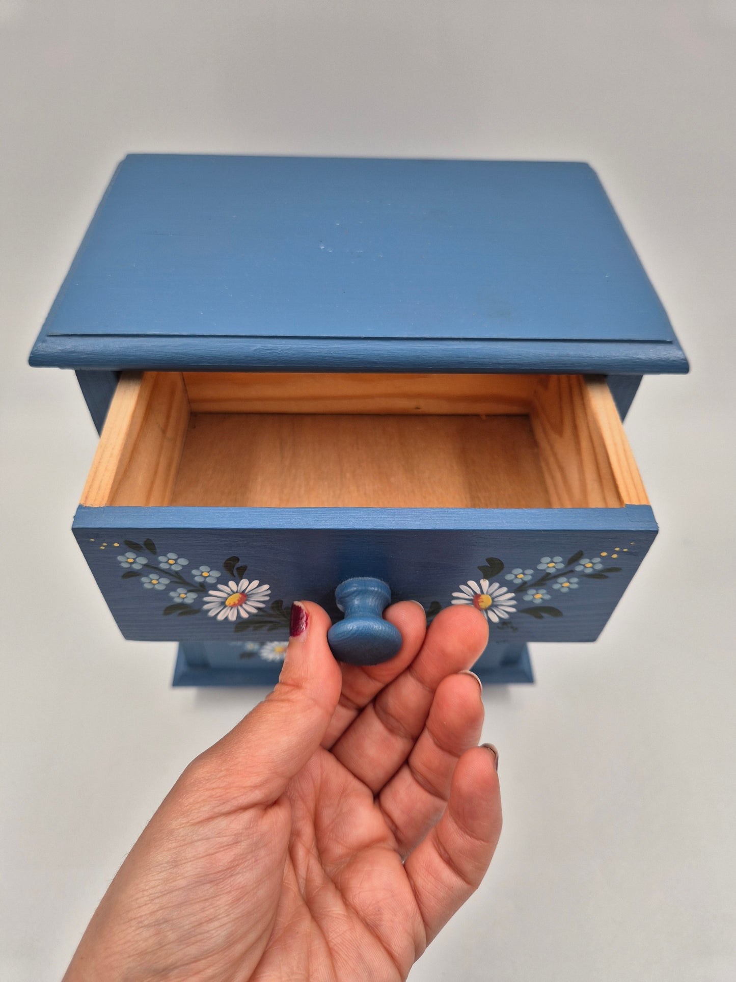 Vintage Hand-Painted Wooden Jewelry Box with Drawers – Finnish Folk Style