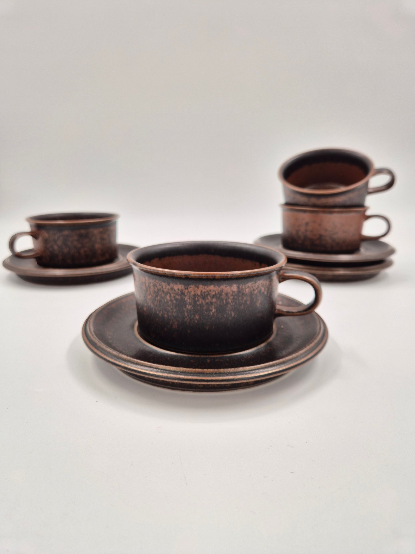 Set of 4 Arabia Ruska Tea Cup – Vintage Finnish Stoneware Cups and Saucers – Mid Century Nordic Brown Pottery