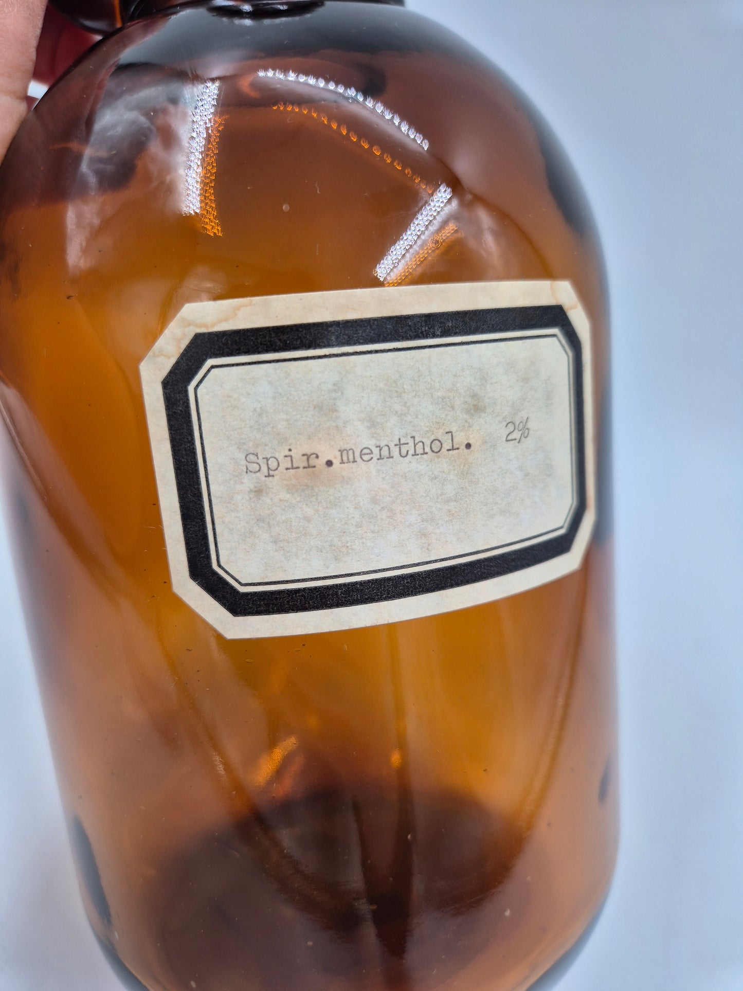 Vintage Apothecary Bottle “Spir. Menthol 2%” – Amber Glass Pharmacy Bottle with Handle – 27 cm