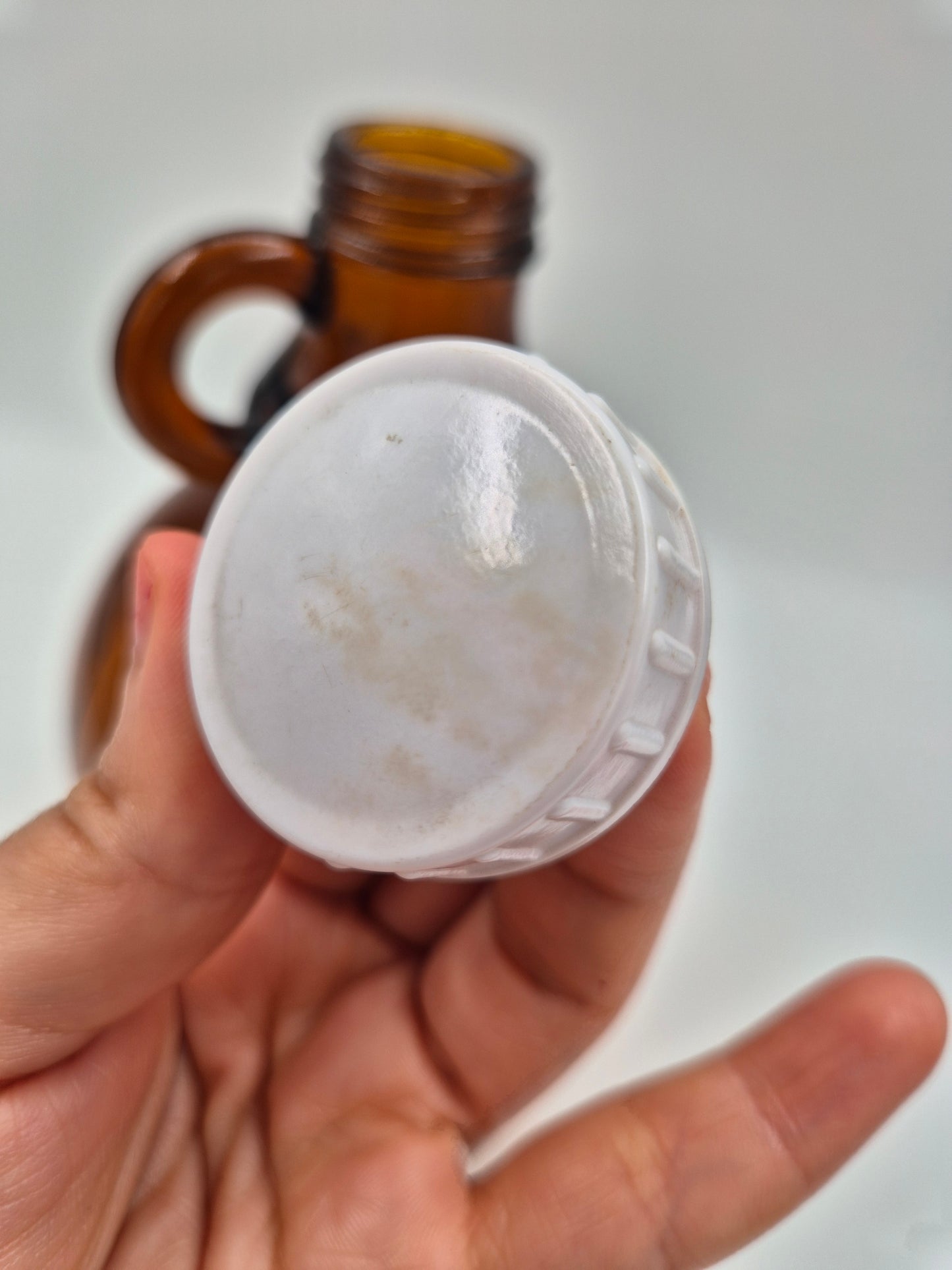 Vintage Apothecary Bottle “Spir. Menthol 2%” – Amber Glass Pharmacy Bottle with Handle – 27 cm
