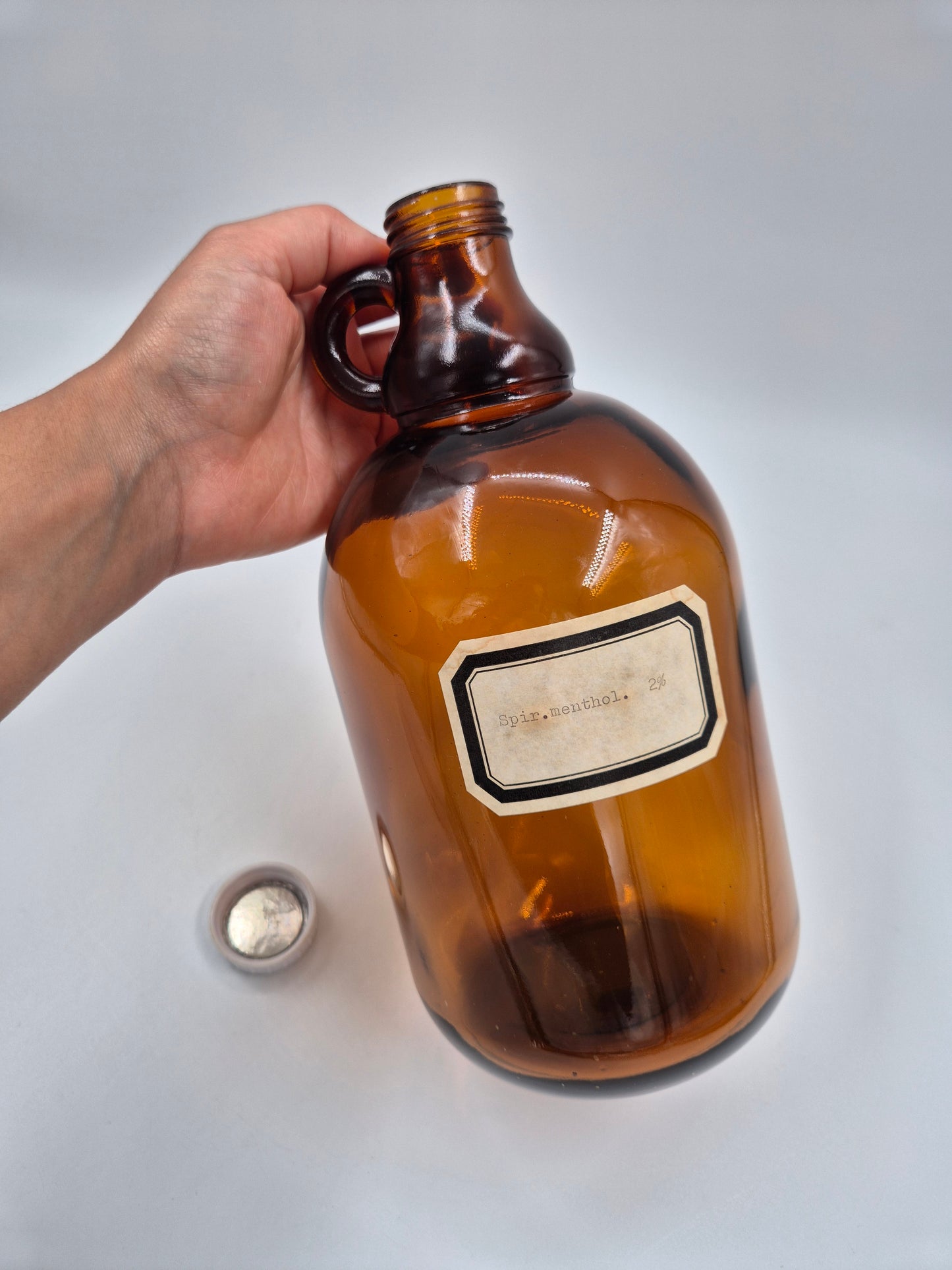 Vintage Apothecary Bottle “Spir. Menthol 2%” – Amber Glass Pharmacy Bottle with Handle – 27 cm