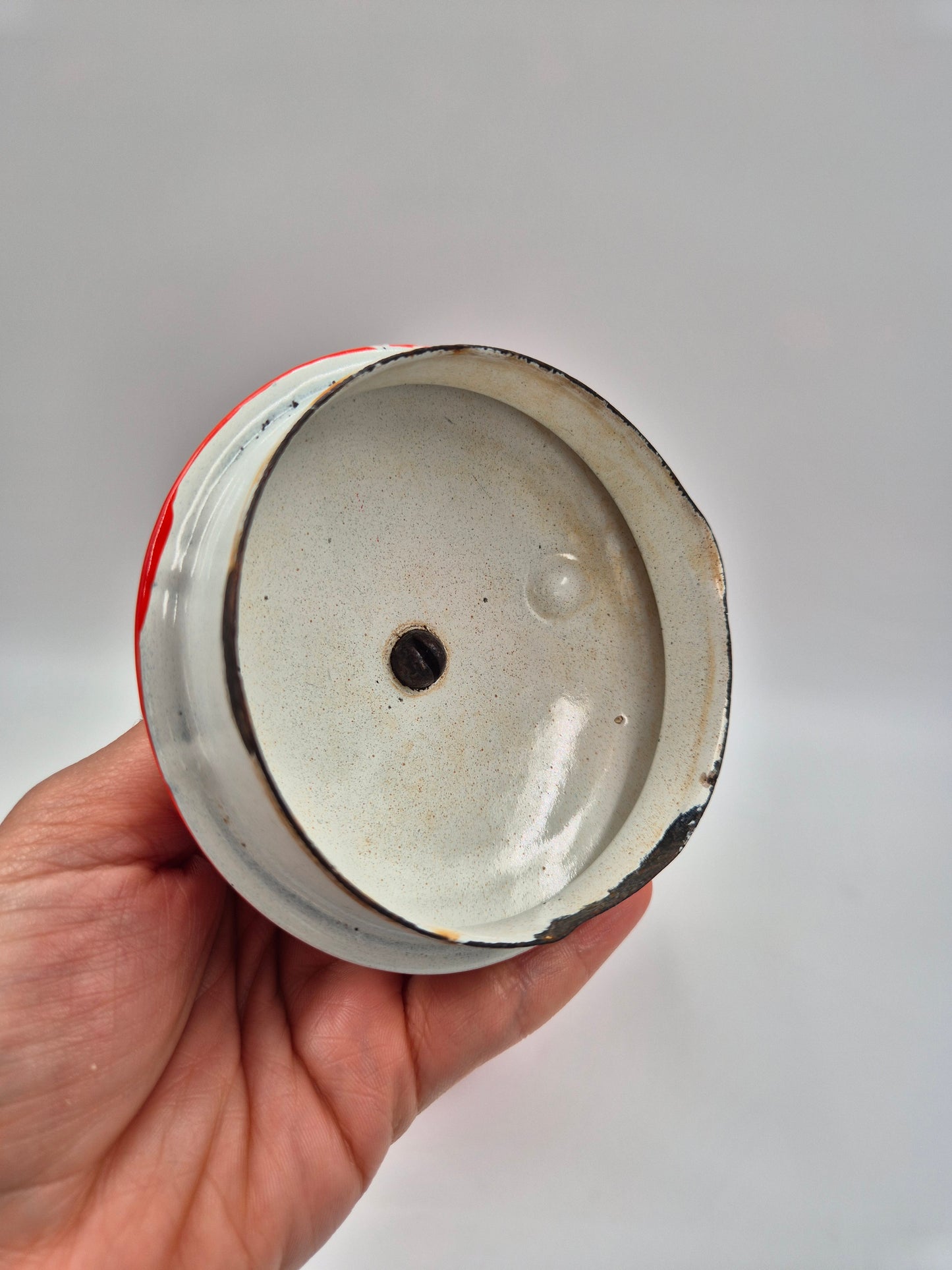 Vintage Red Enamel Coffee Pot – Classic Retro Kitchenware