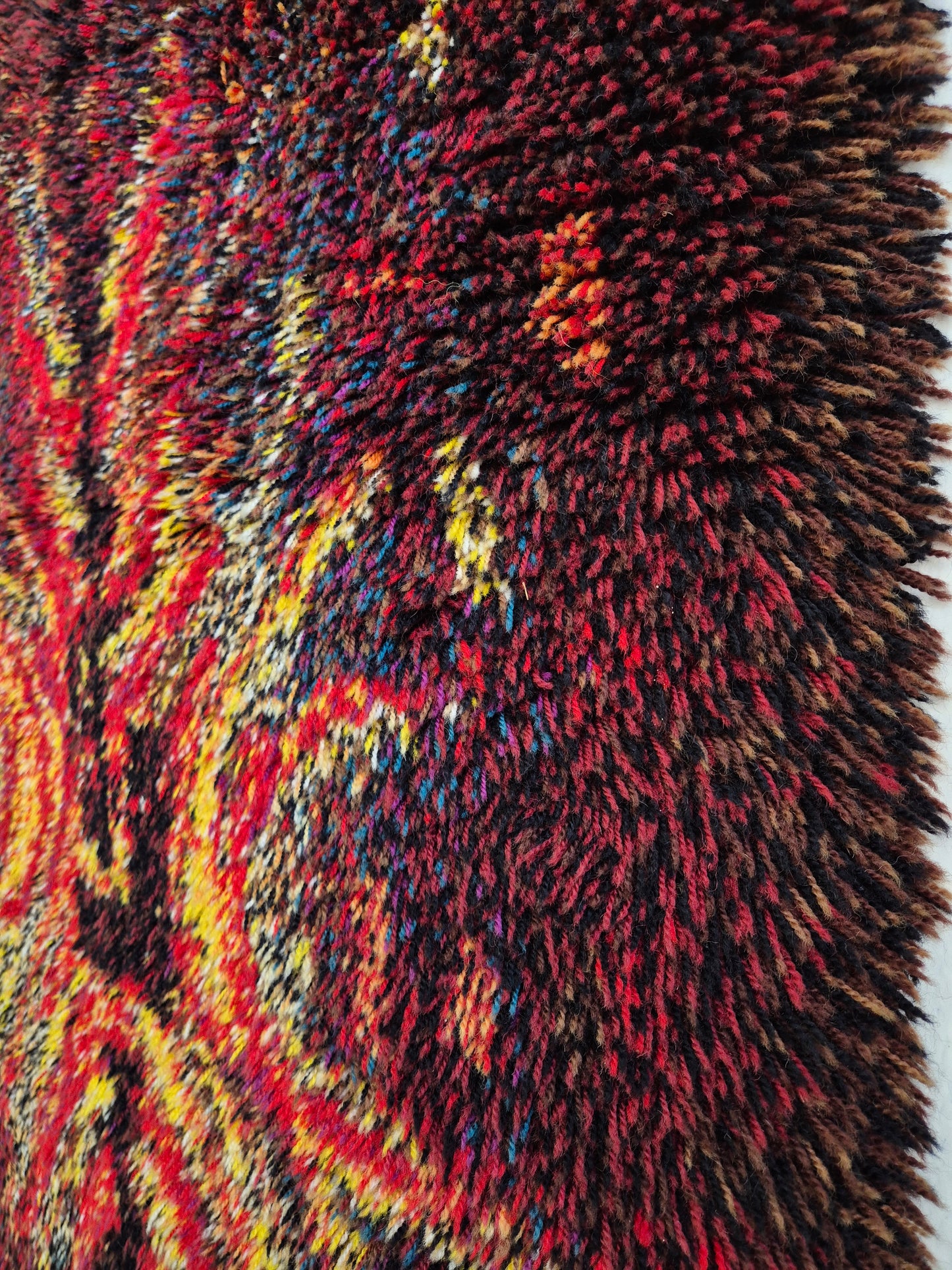 Vintage Finnish Wall Rug “Tulikukka” by Suvi Peura – Large Handwoven Textile Art 175 x 110 cm