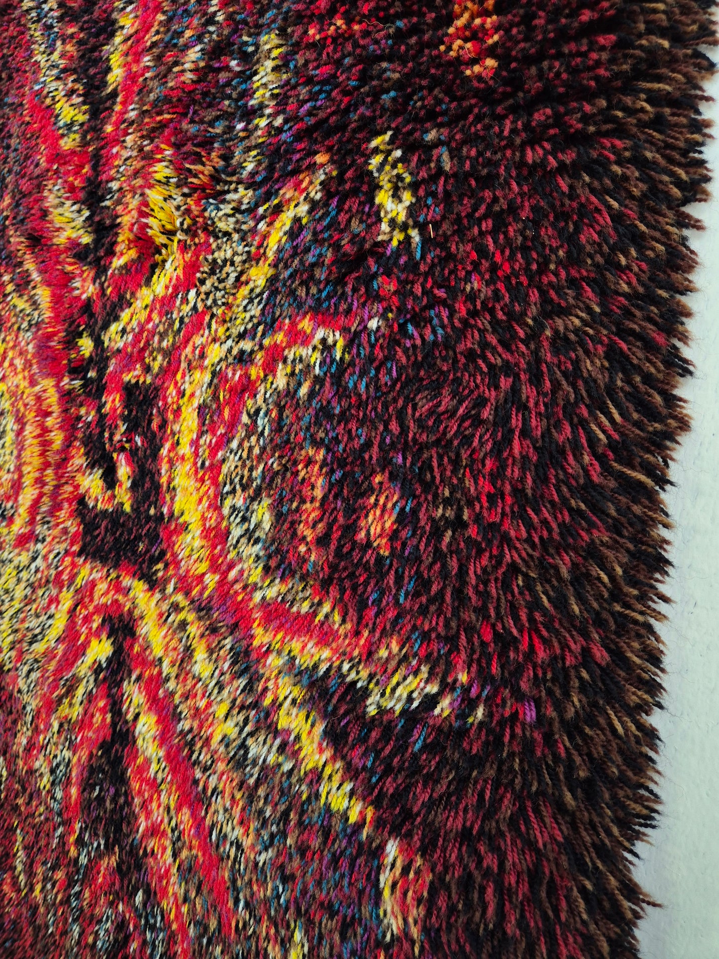 Vintage Finnish Wall Rug “Tulikukka” by Suvi Peura – Large Handwoven Textile Art 175 x 110 cm