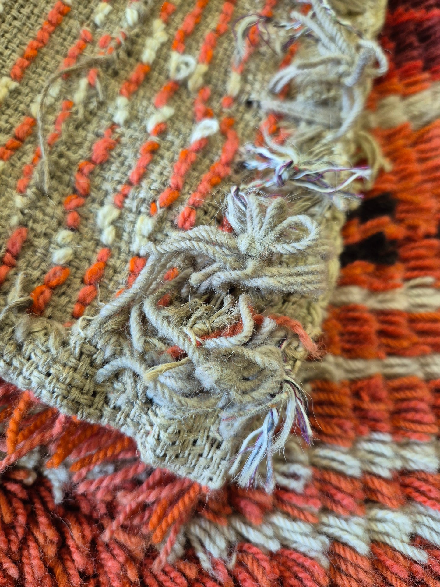 Vintage Finnish Wall Rya Rug 114 x 180 cm – Orange & Burgundy