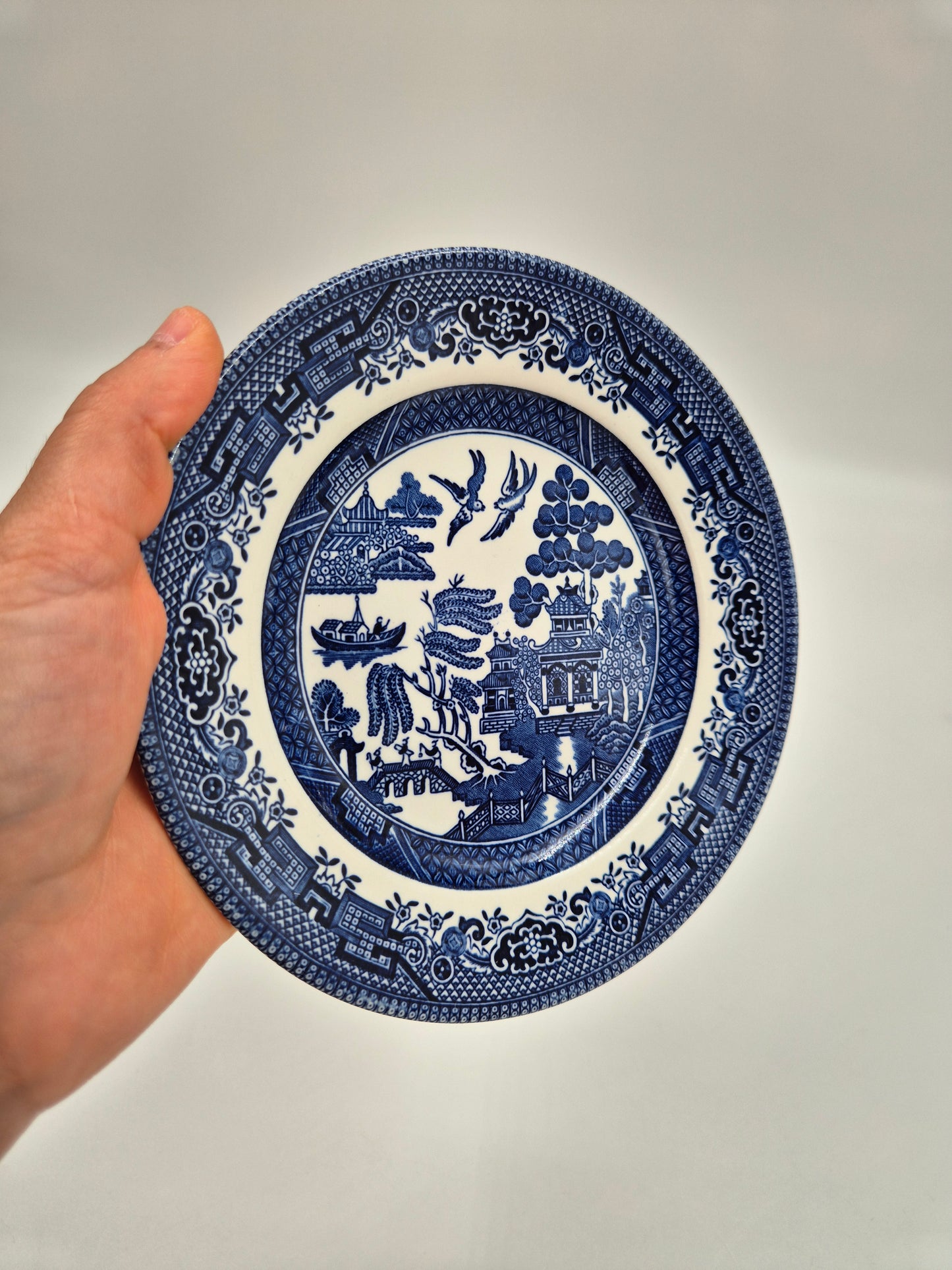 Set of 8 Vintage Churchill England Blue Willow Dessert Plates 17 cm | Blue & White English Transferware