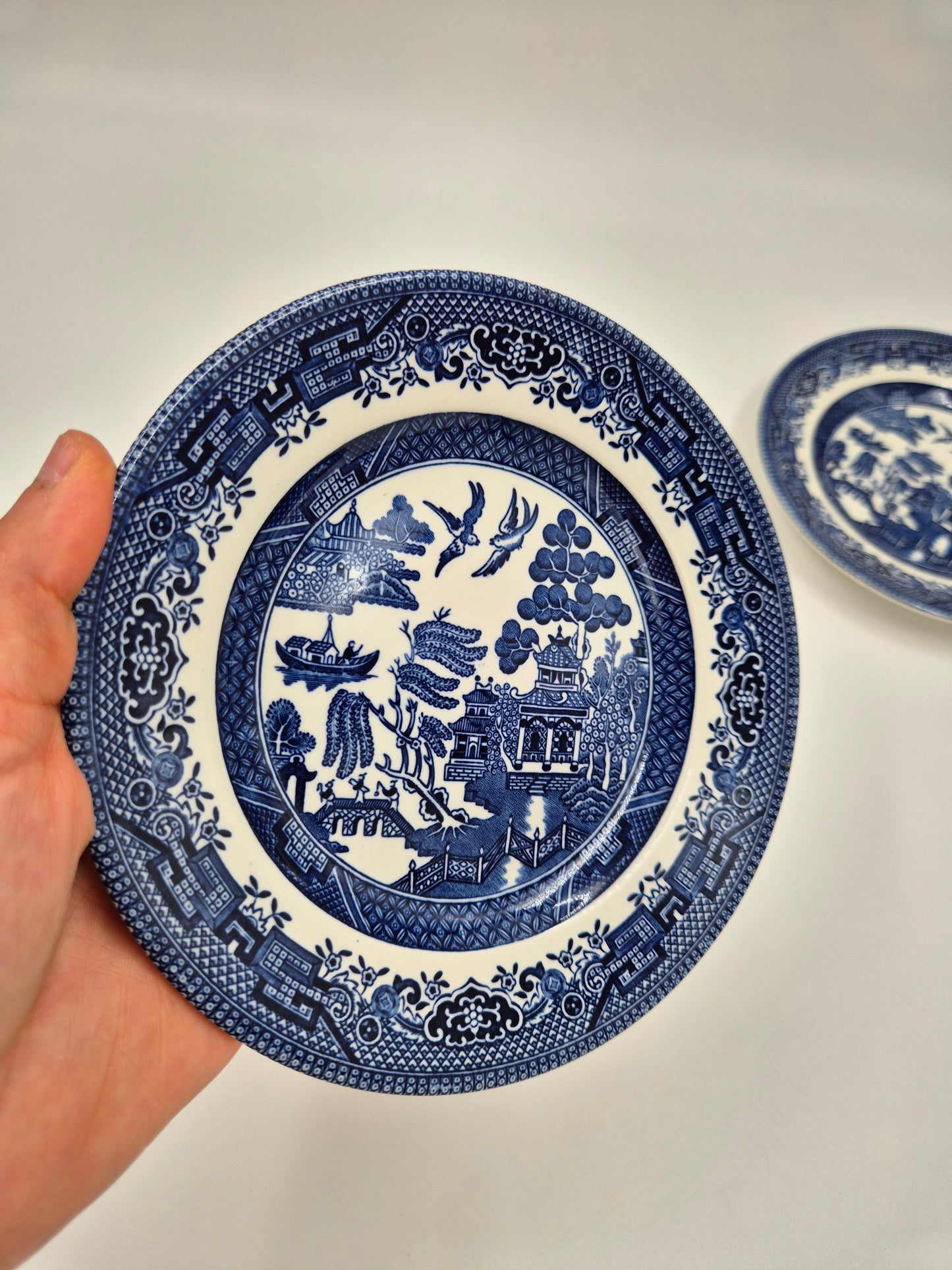 Set of 8 Vintage Churchill England Blue Willow Dessert Plates 17 cm | Blue & White English Transferware