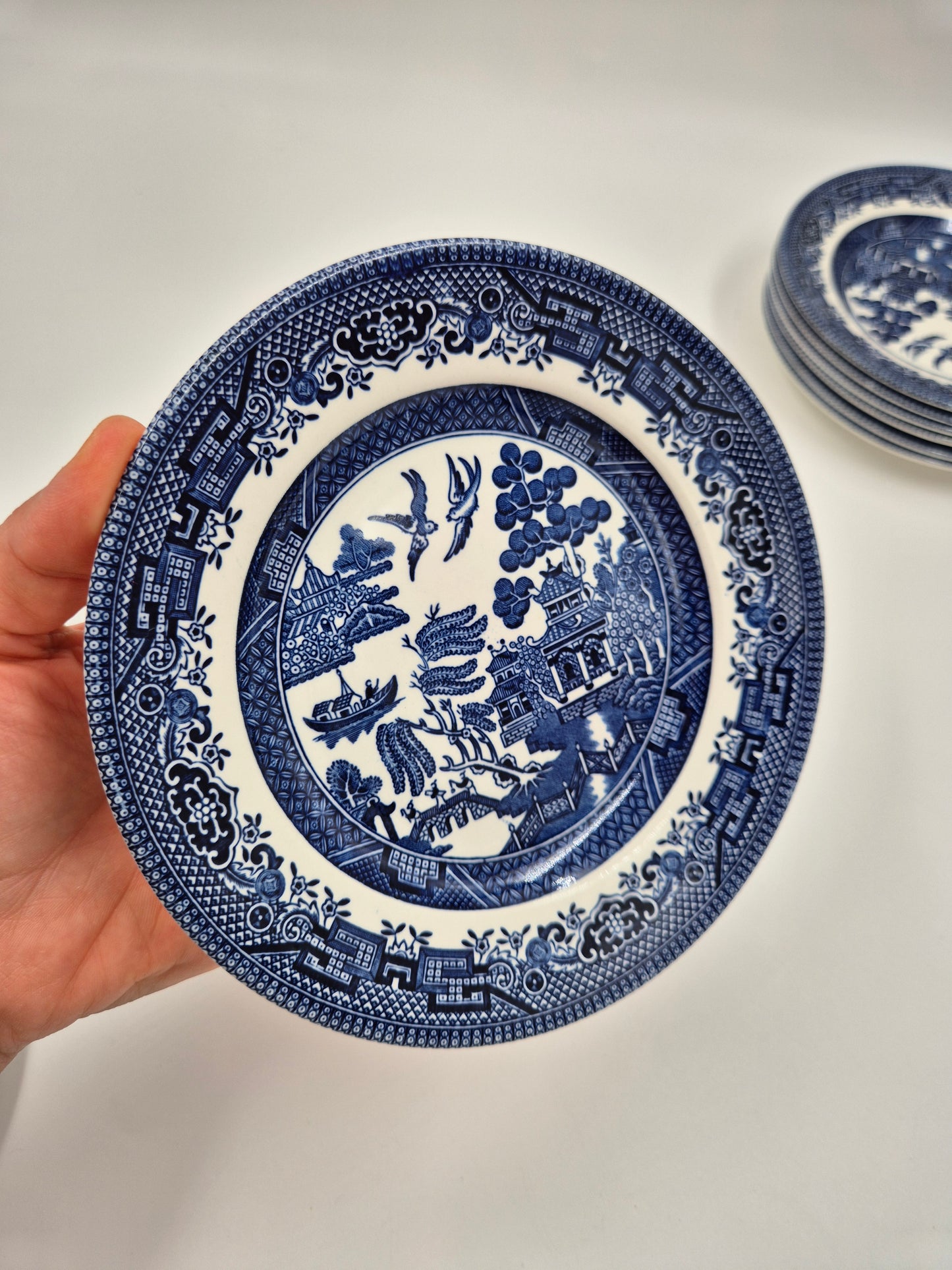 Set of 8 Vintage Churchill England Blue Willow Dessert Plates 17 cm | Blue & White English Transferware