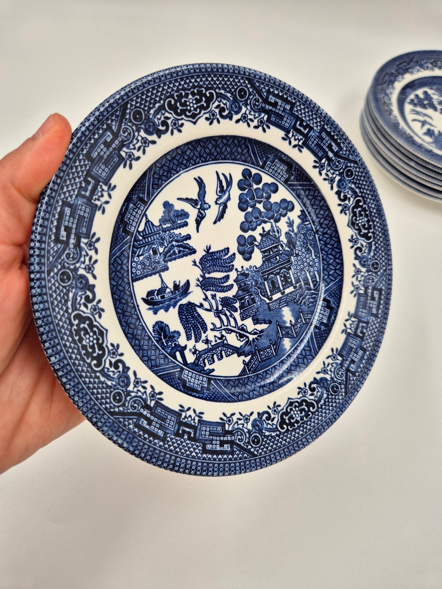 Set of 8 Vintage Churchill England Blue Willow Dessert Plates 17 cm | Blue & White English Transferware