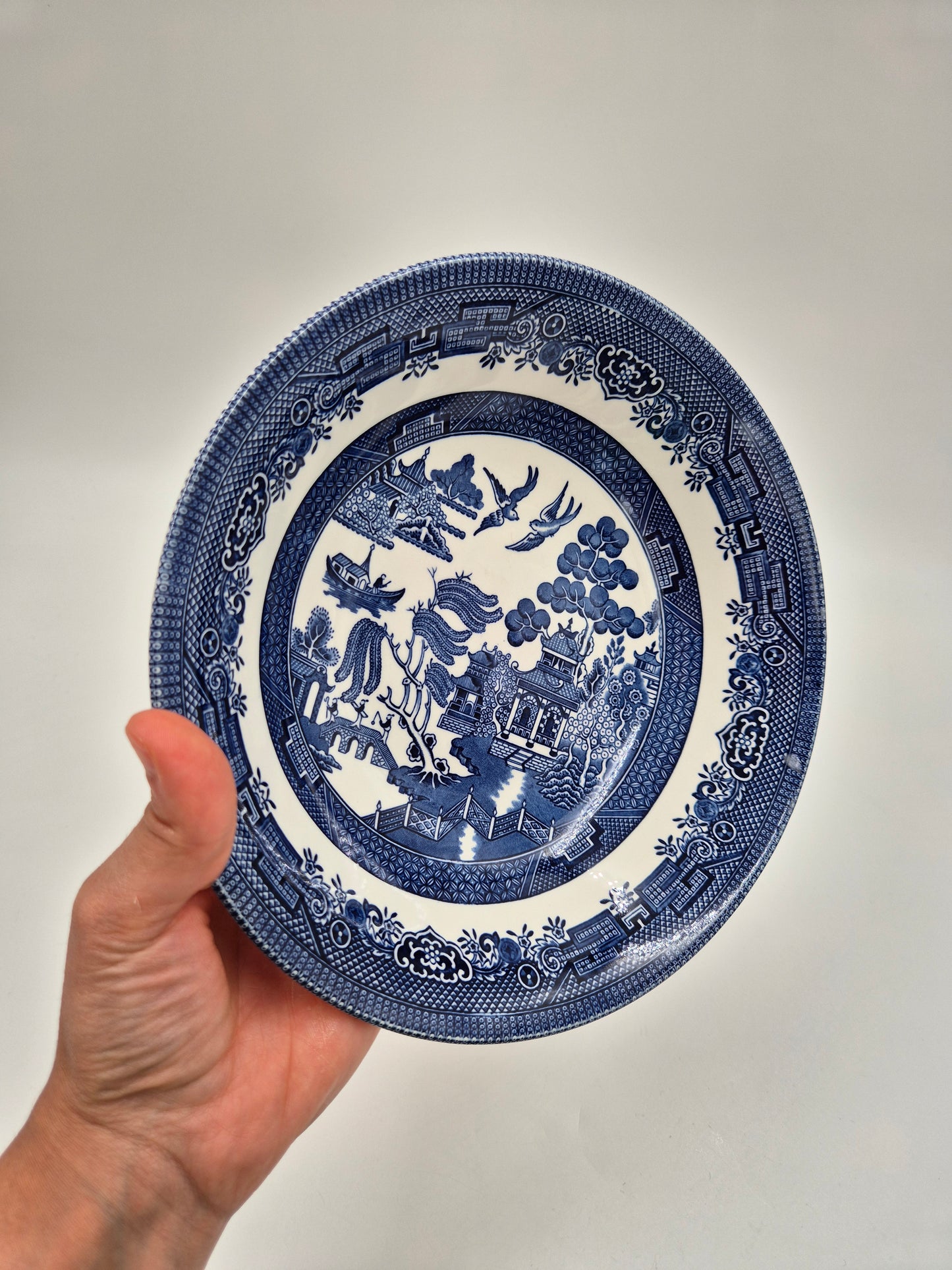 Pair of Vintage Churchill England Blue Willow Serving Bowls 23 cm | Blue & White English Transferware