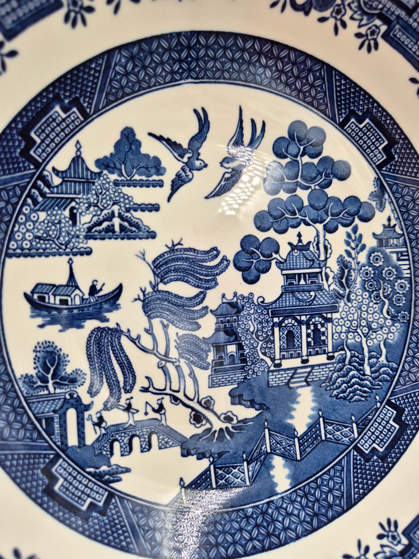 Pair of Vintage Churchill England Blue Willow Serving Bowls 23 cm | Blue & White English Transferware