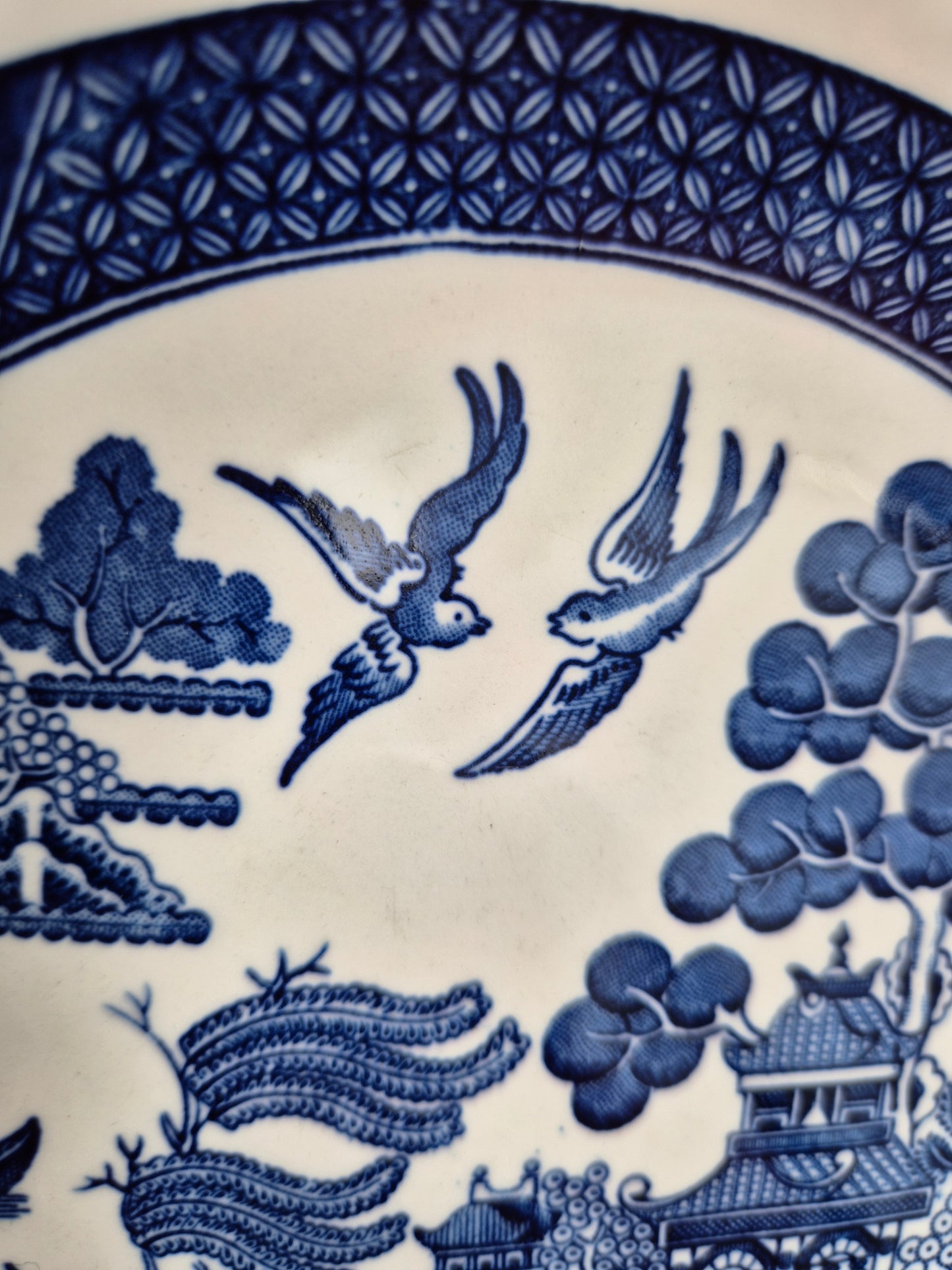 Pair of Vintage Churchill England Blue Willow Serving Bowls 23 cm | Blue & White English Transferware
