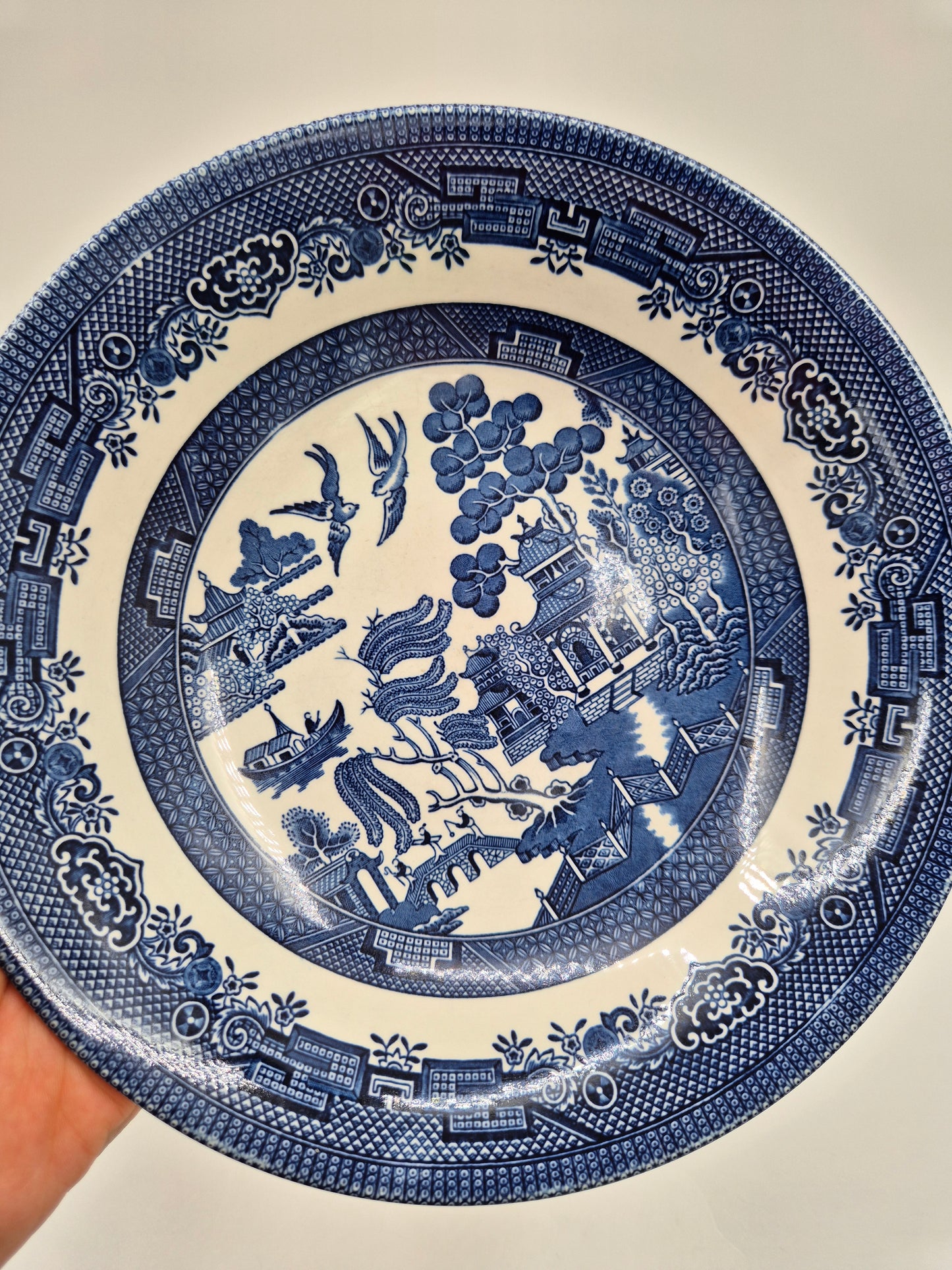 Pair of Vintage Churchill England Blue Willow Serving Bowls 23 cm | Blue & White English Transferware