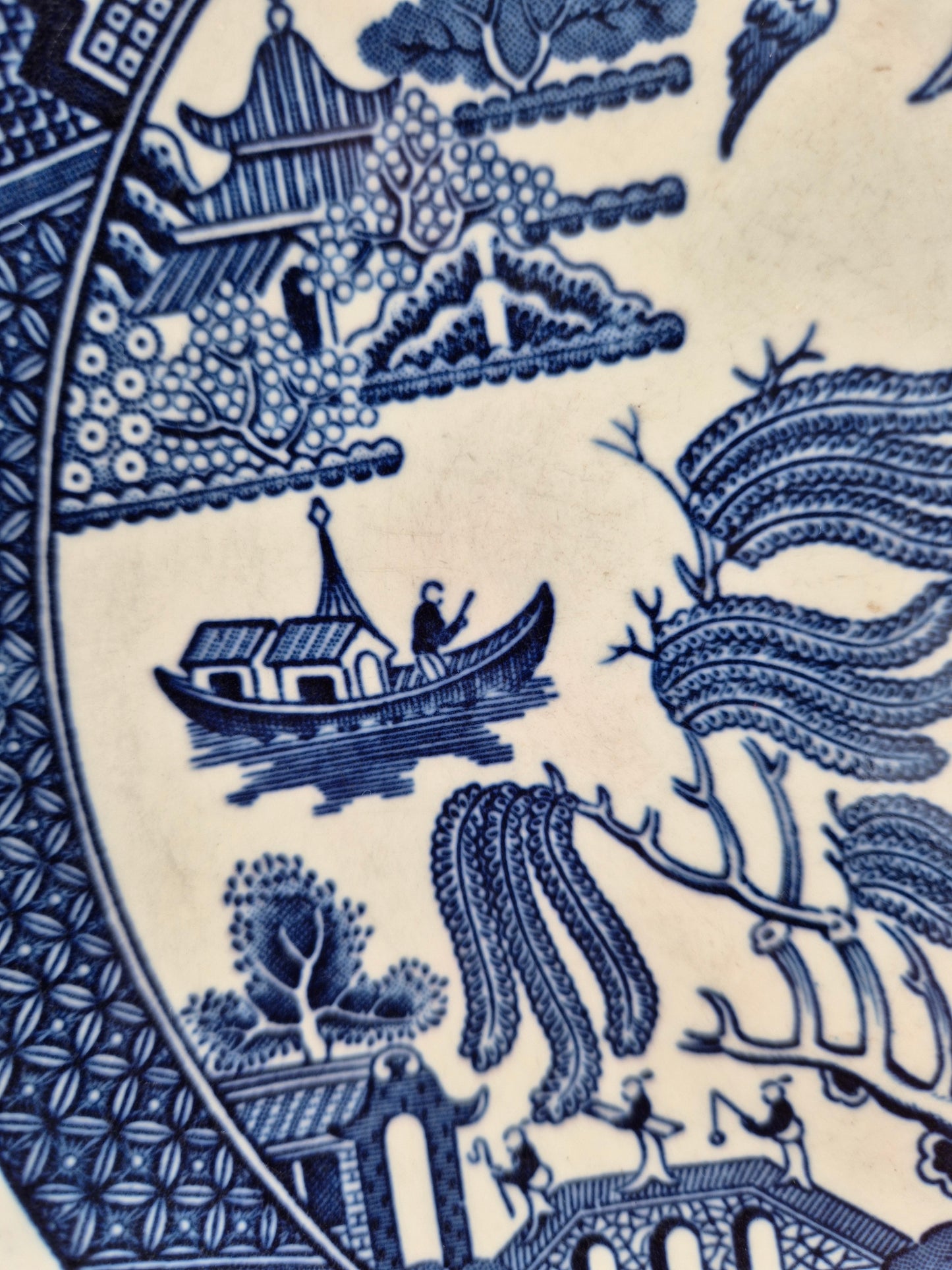Pair of Vintage Churchill England Blue Willow Serving Bowls 23 cm | Blue & White English Transferware