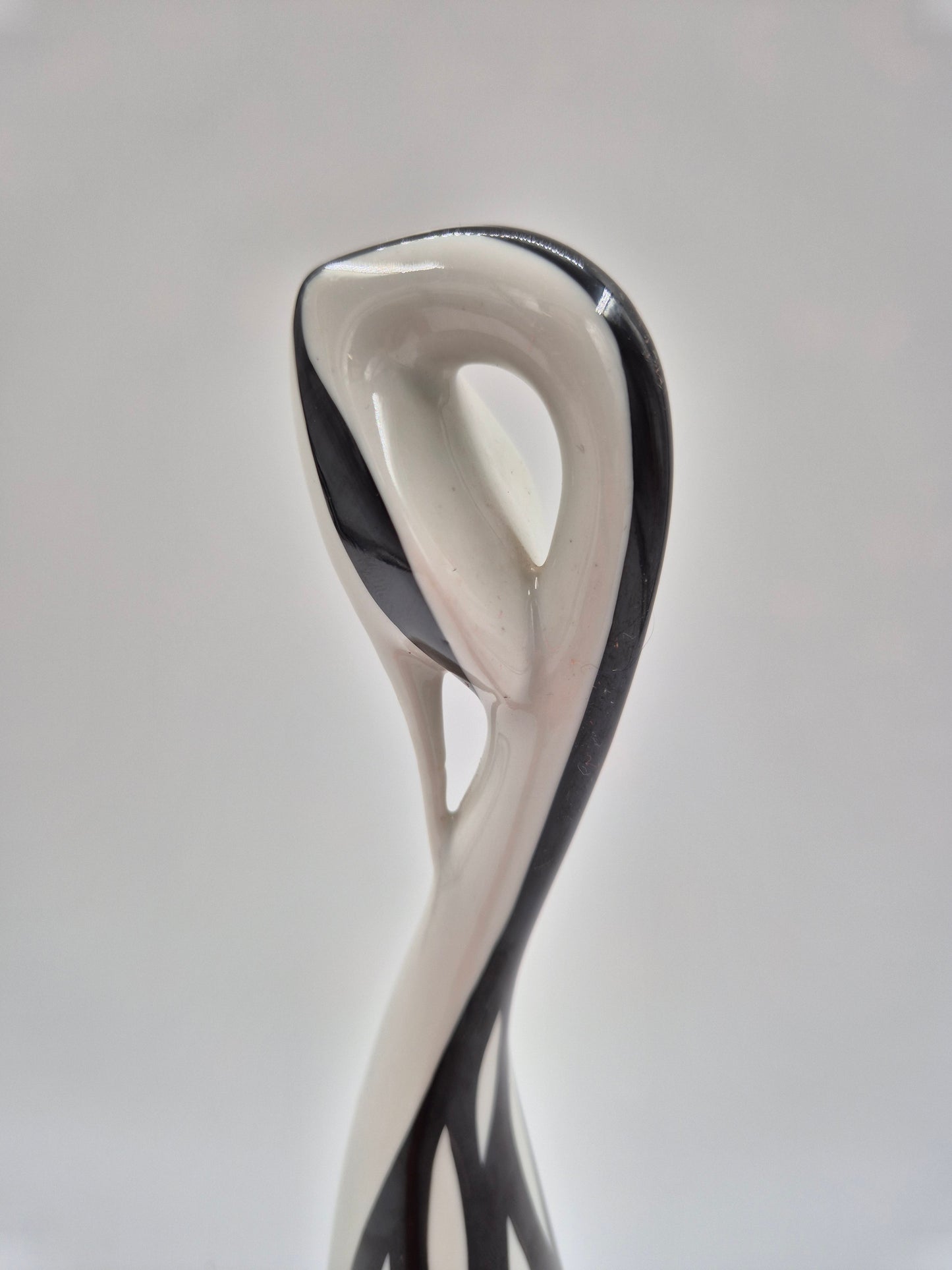 Mieczysław Naruszewicz "Uikku" Porcelain Bird Figurine for Wawel | Hand Painted Polish Mid-Century Sculpture | 28 cm Vintage Art Object