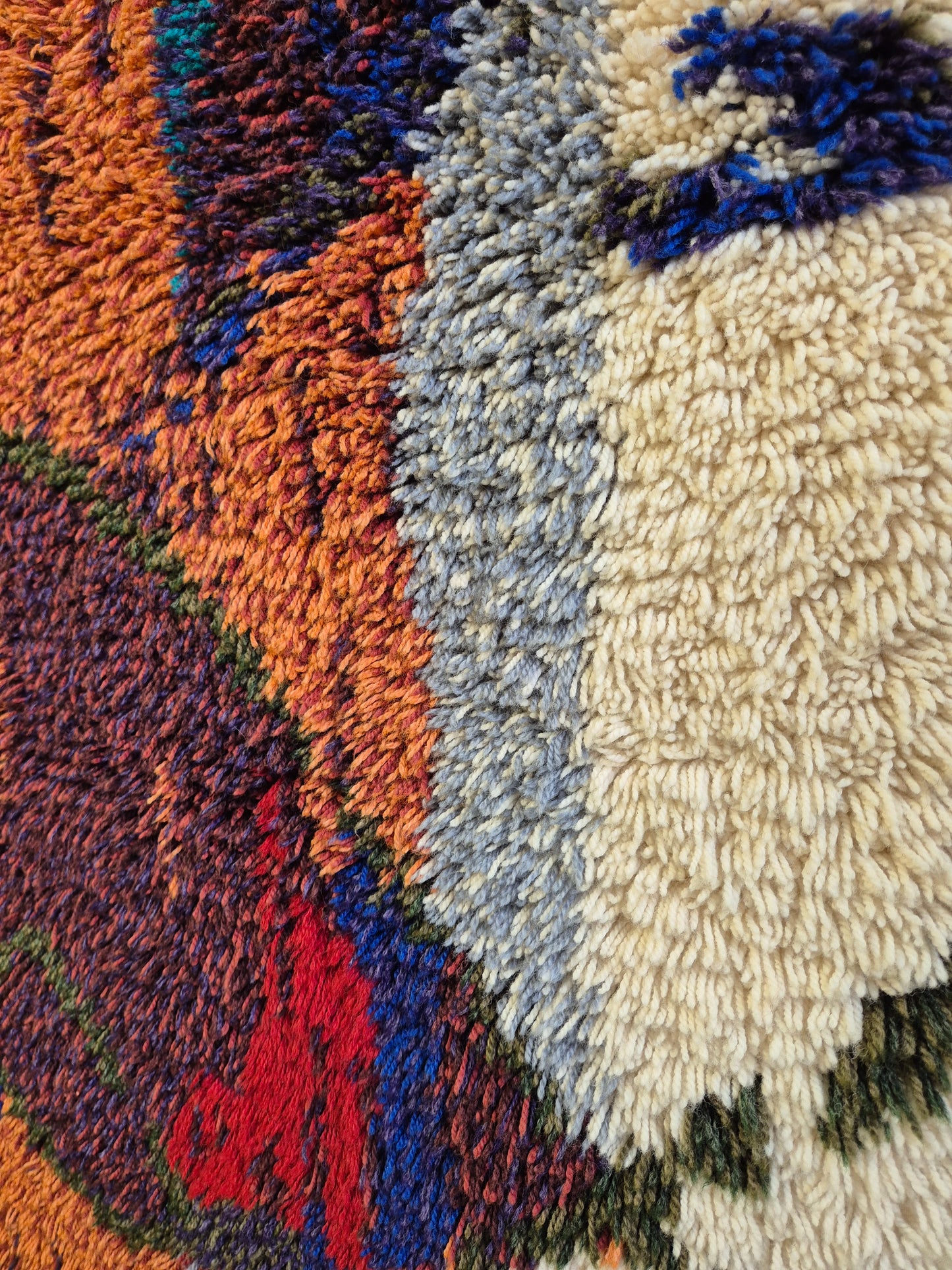 Tuula Saarenpää "Kuunkivet" Finnish Ryijy Wall Hanging – Vintage Scandinavian Wool Textile – 105 x 160 cm