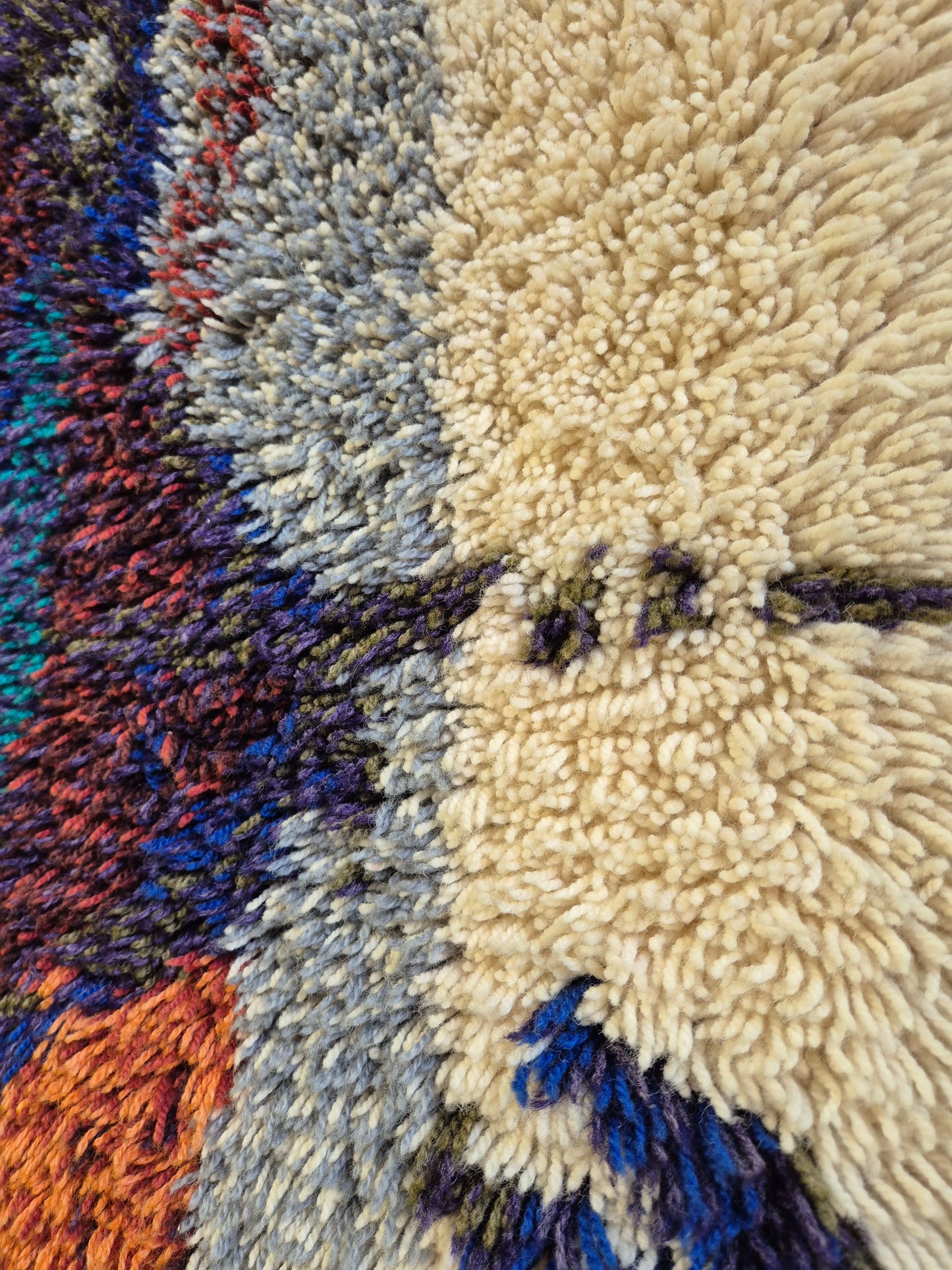 Tuula Saarenpää "Kuunkivet" Finnish Ryijy Wall Hanging – Vintage Scandinavian Wool Textile – 105 x 160 cm