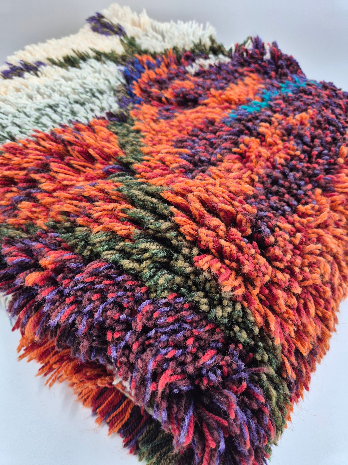 Tuula Saarenpää "Kuunkivet" Finnish Ryijy Wall Hanging – Vintage Scandinavian Wool Textile – 105 x 160 cm