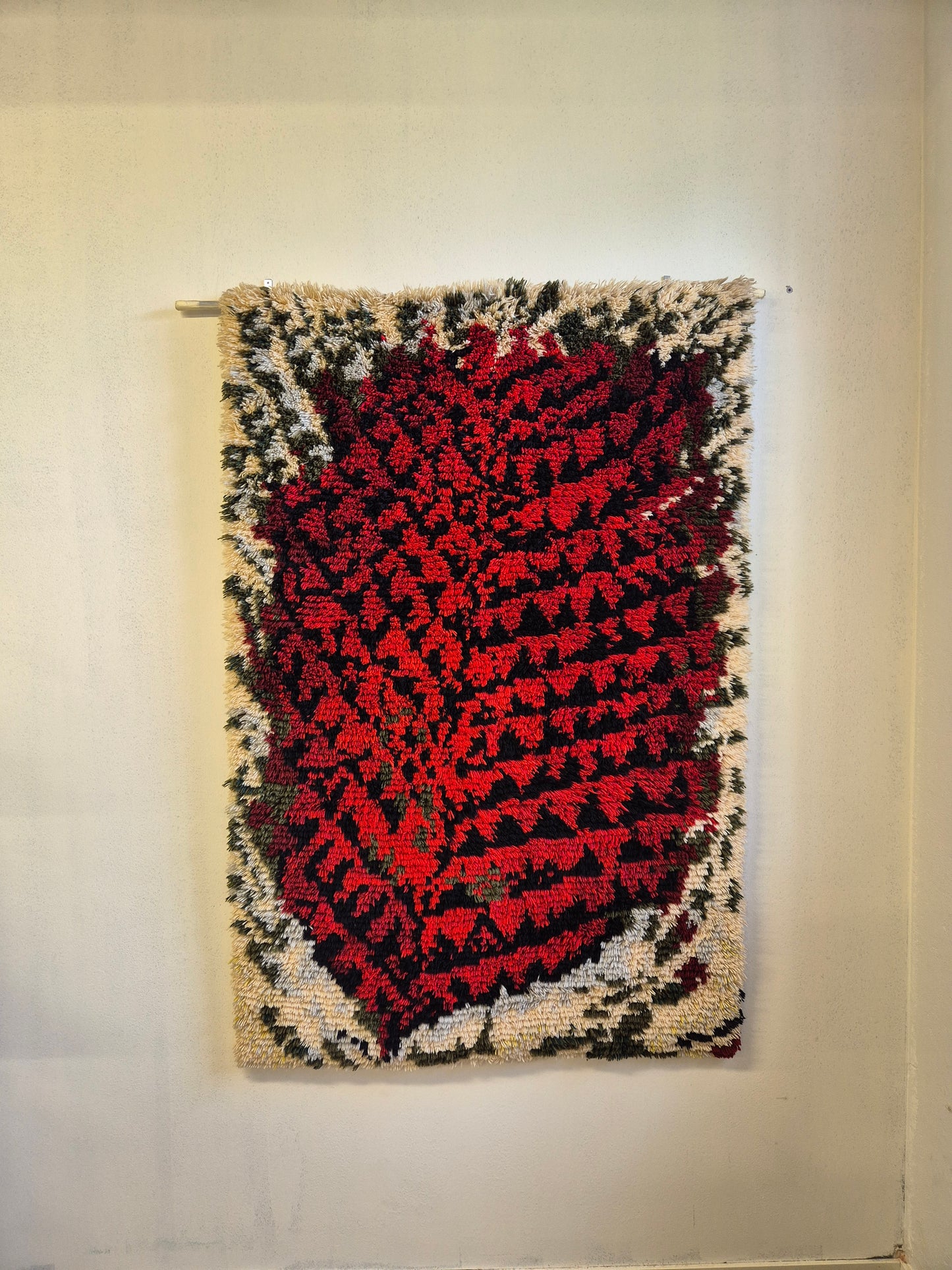 Kirsti Ilvessalo "Metsässä palaa" Ryijy Wall Hanging – Finnish Mid-Century Modern Wool Textile Art