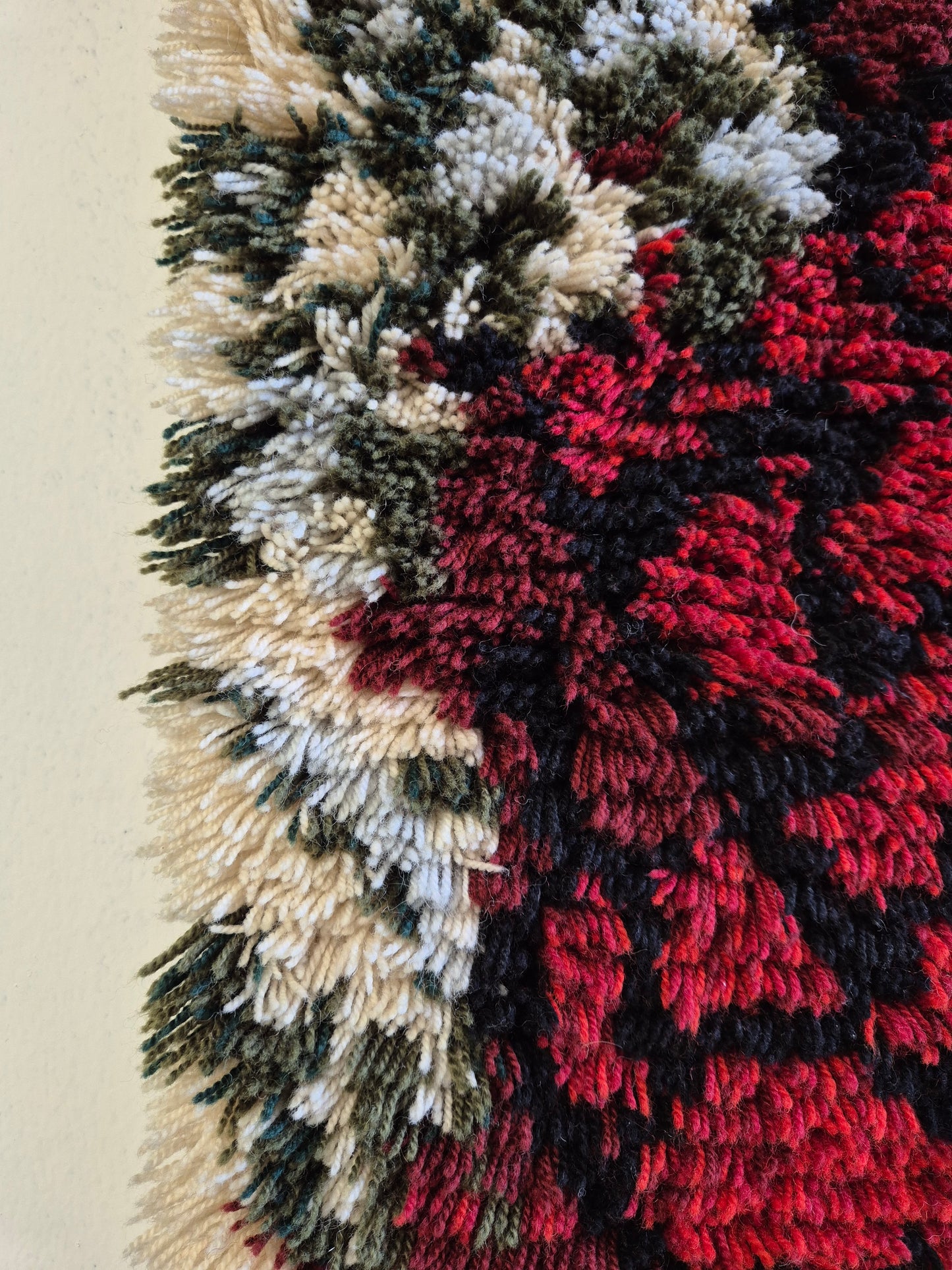 Kirsti Ilvessalo "Metsässä palaa" Ryijy Wall Hanging – Finnish Mid-Century Modern Wool Textile Art
